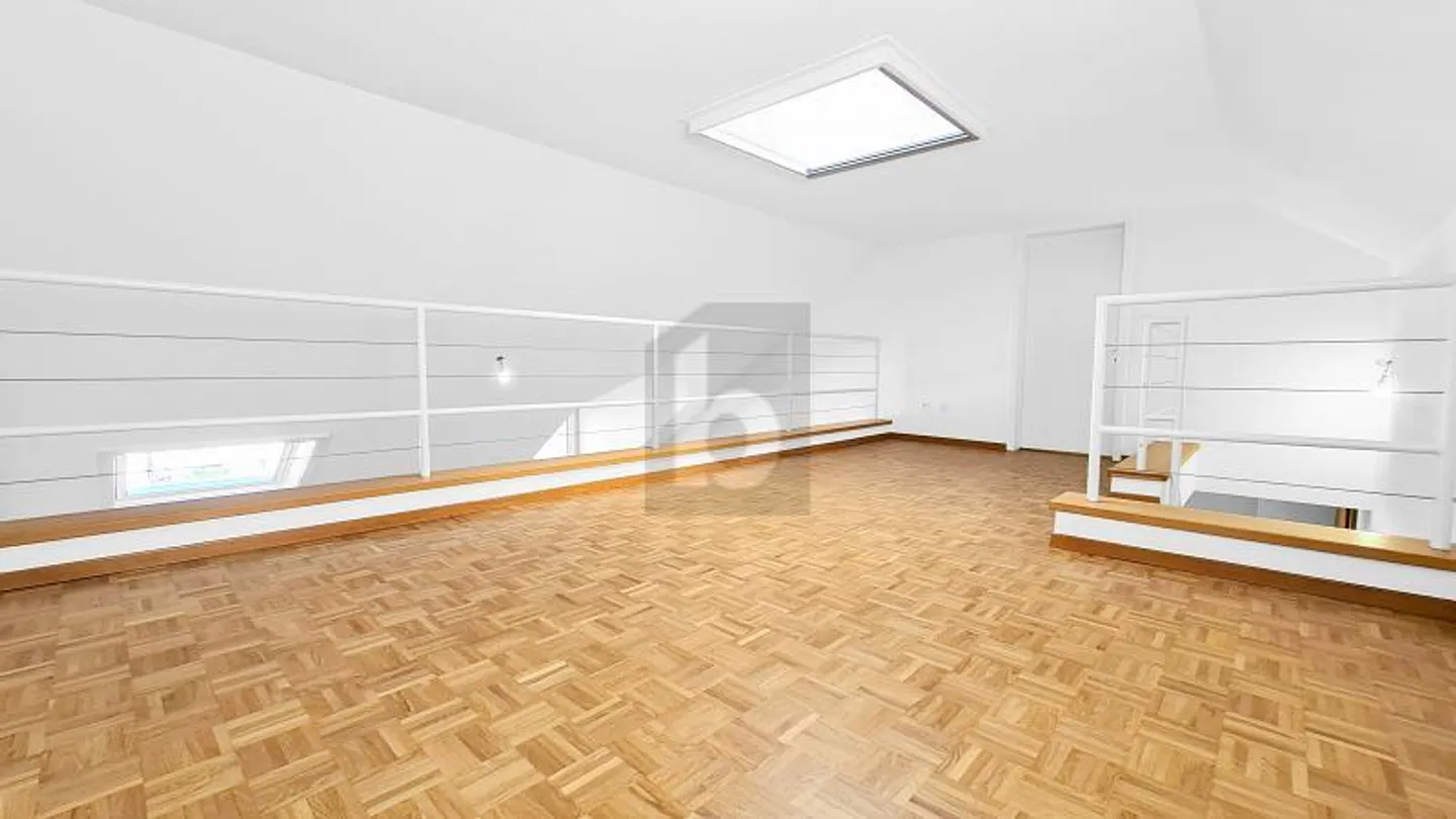 SUBLEASE 1 YEAR - BEAUTIFUL DUPLEX BY THE LAKE - Photo 5 of 6
