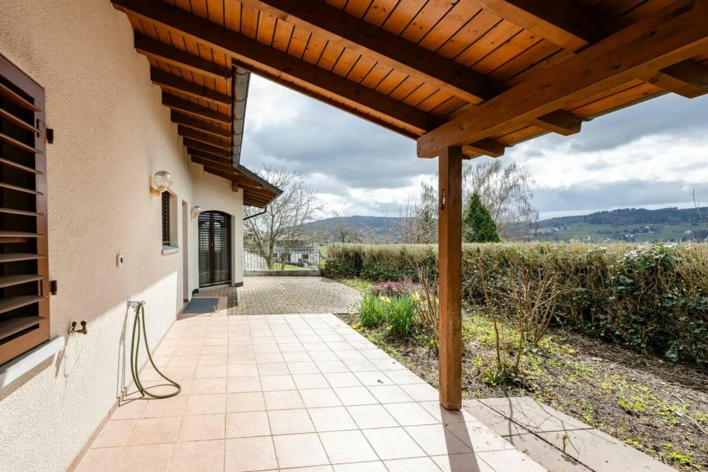 Charming single-family home with plenty of design options in Zetzwil - Photo 3 of 13