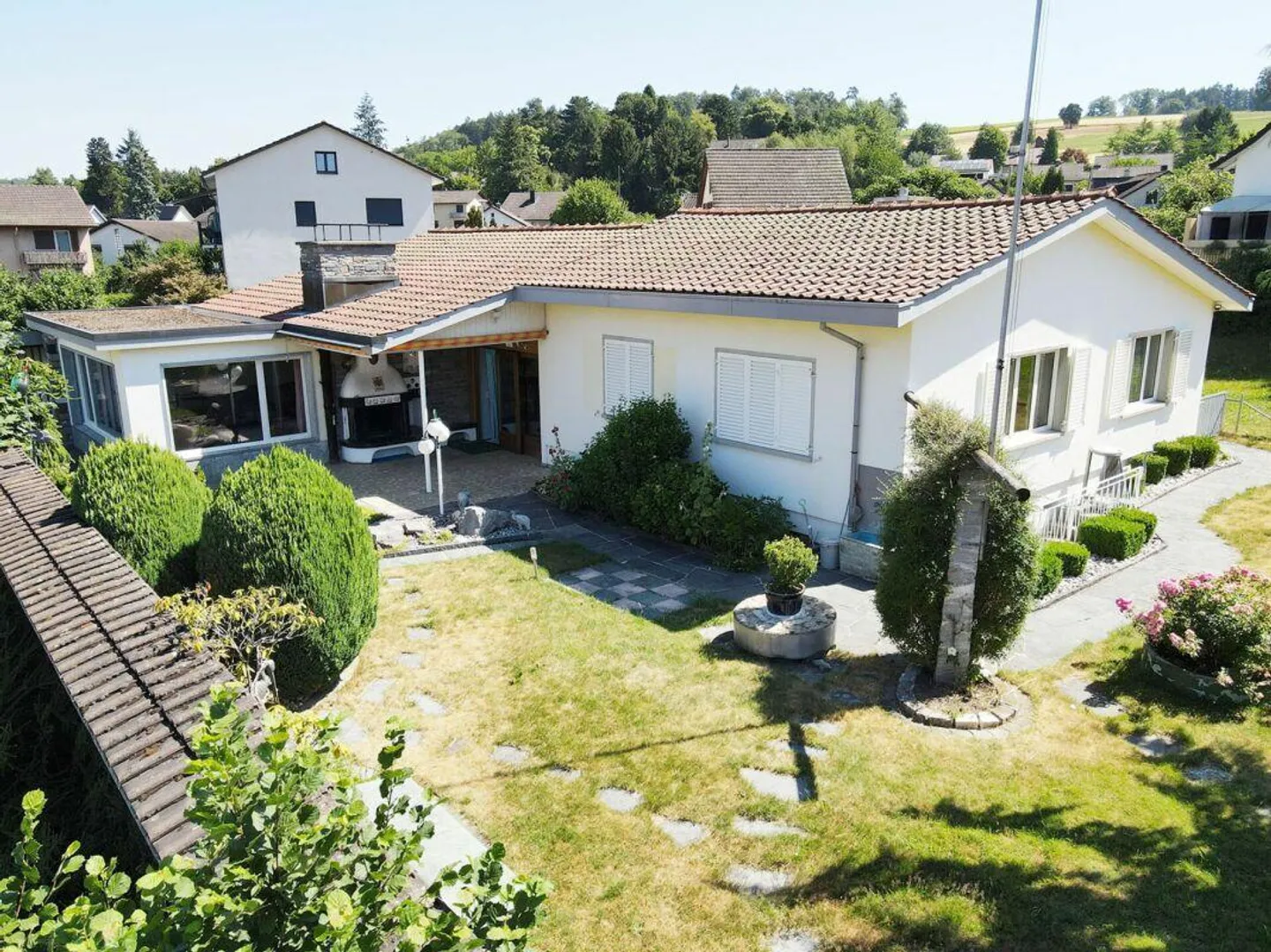 Maison individuelle au caractère unique avec une précieuse réserve de terrain - Photo 1 sur 29
