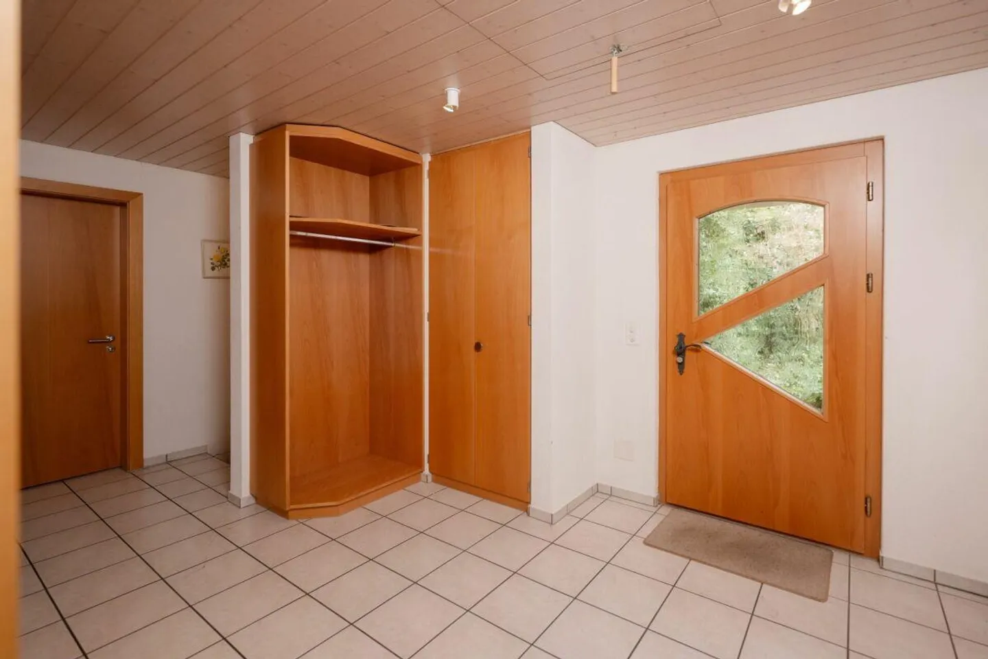 Charming single-family home with plenty of design options in Zetzwil - Photo 5 of 13