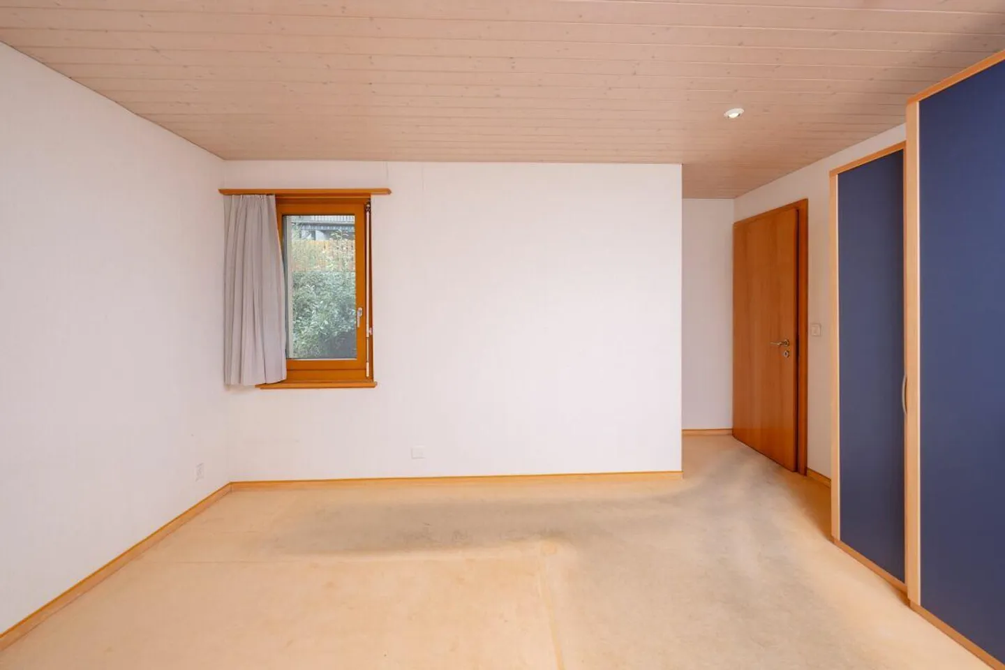 Charming single-family home with plenty of design options in Zetzwil - Photo 8 of 13