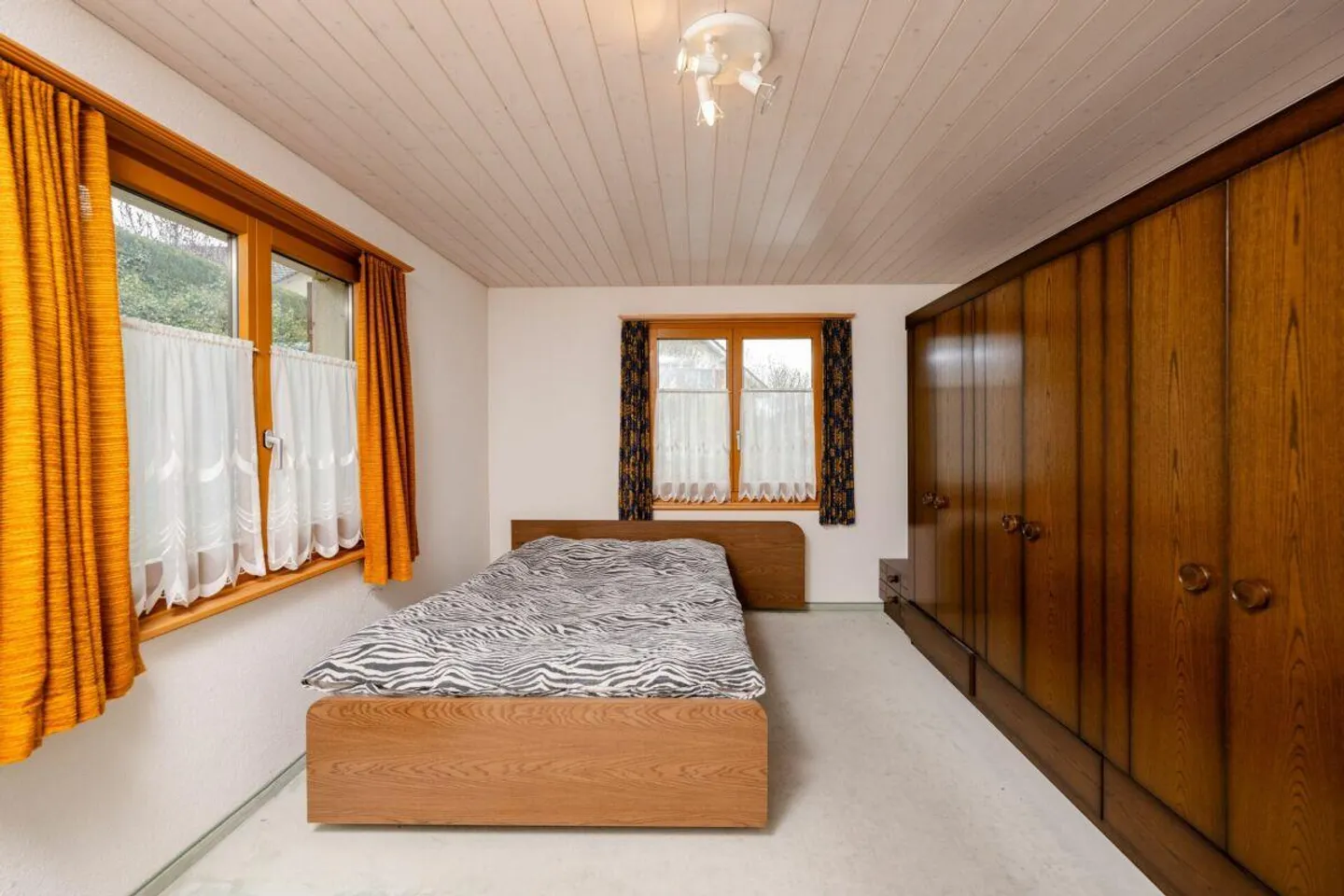 Charming single-family home with plenty of design options in Zetzwil - Photo 9 of 13