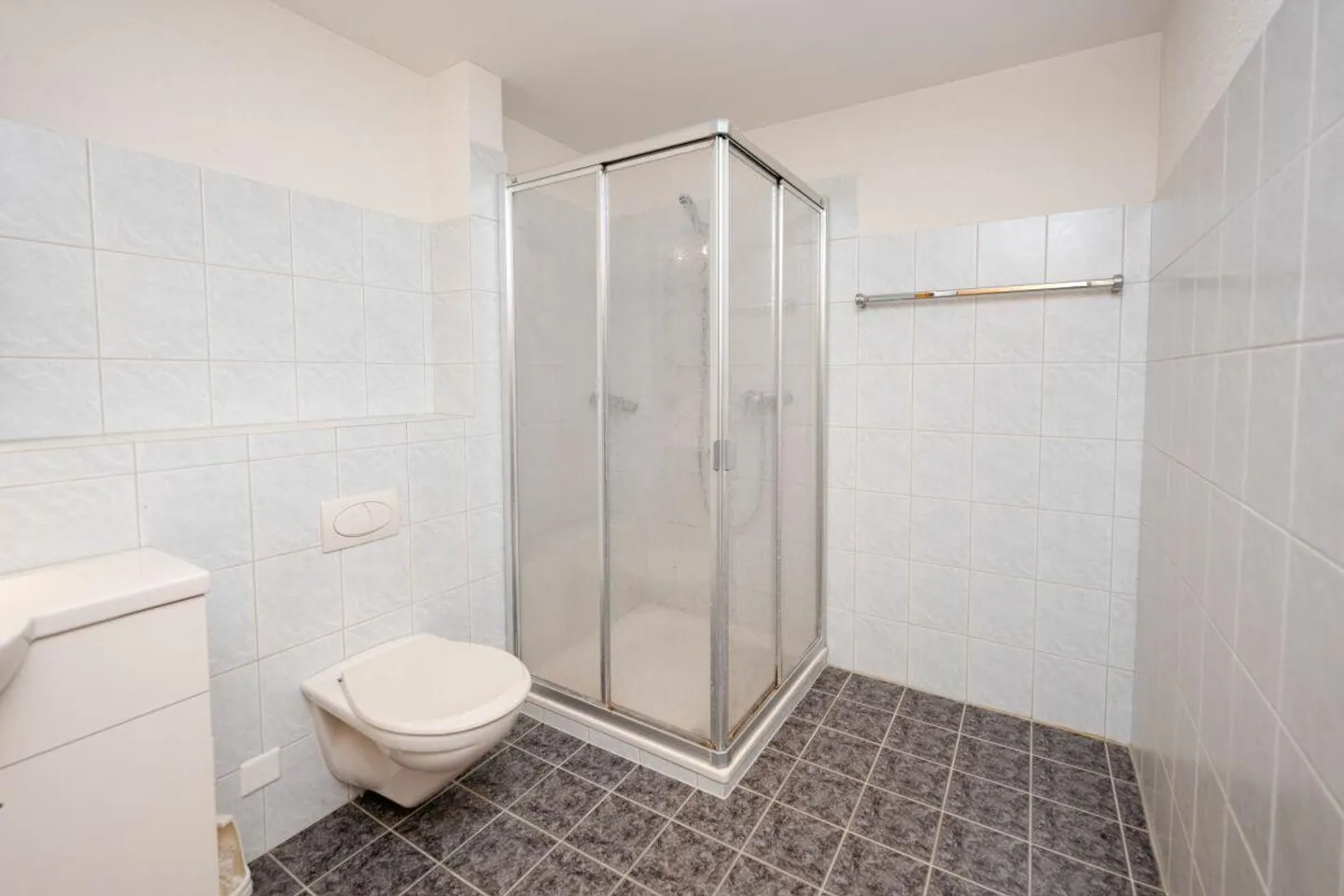 Charming single-family home with plenty of design options in Zetzwil - Photo 10 of 13