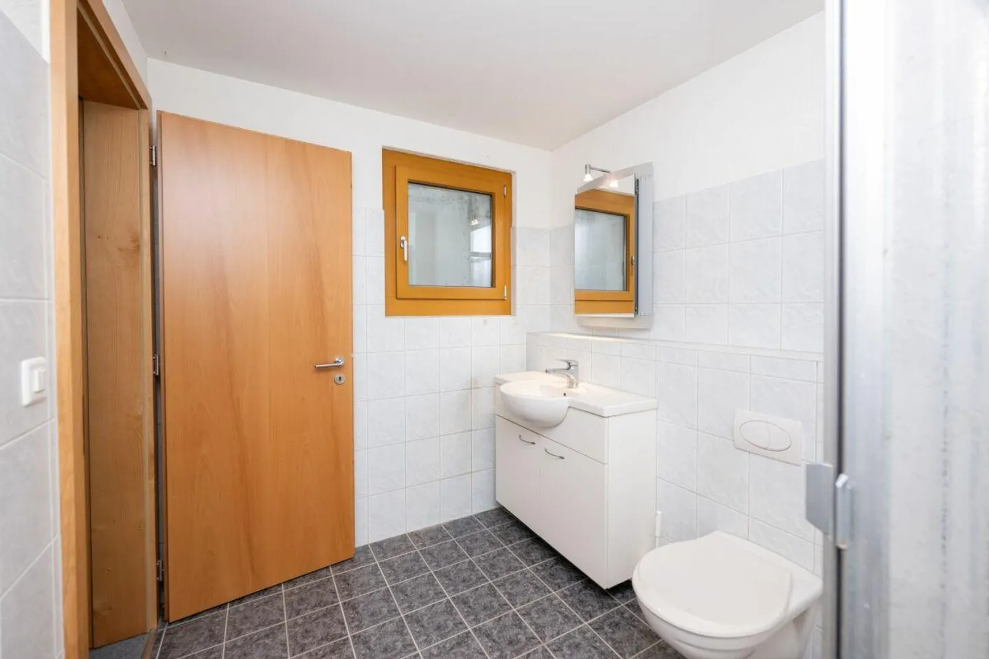 Charming single-family home with plenty of design options in Zetzwil - Photo 12 of 13