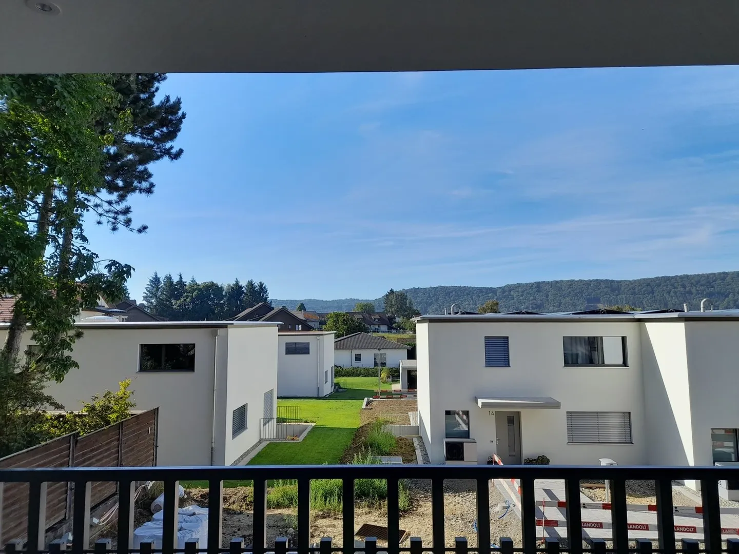 Bellissimo appartamento di 3,5 stanze con grande balcone - Foto 3 di 6
