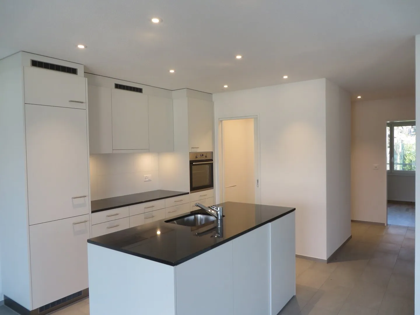 Bellissimo appartamento di 3,5 stanze con grande balcone - Foto 2 di 6