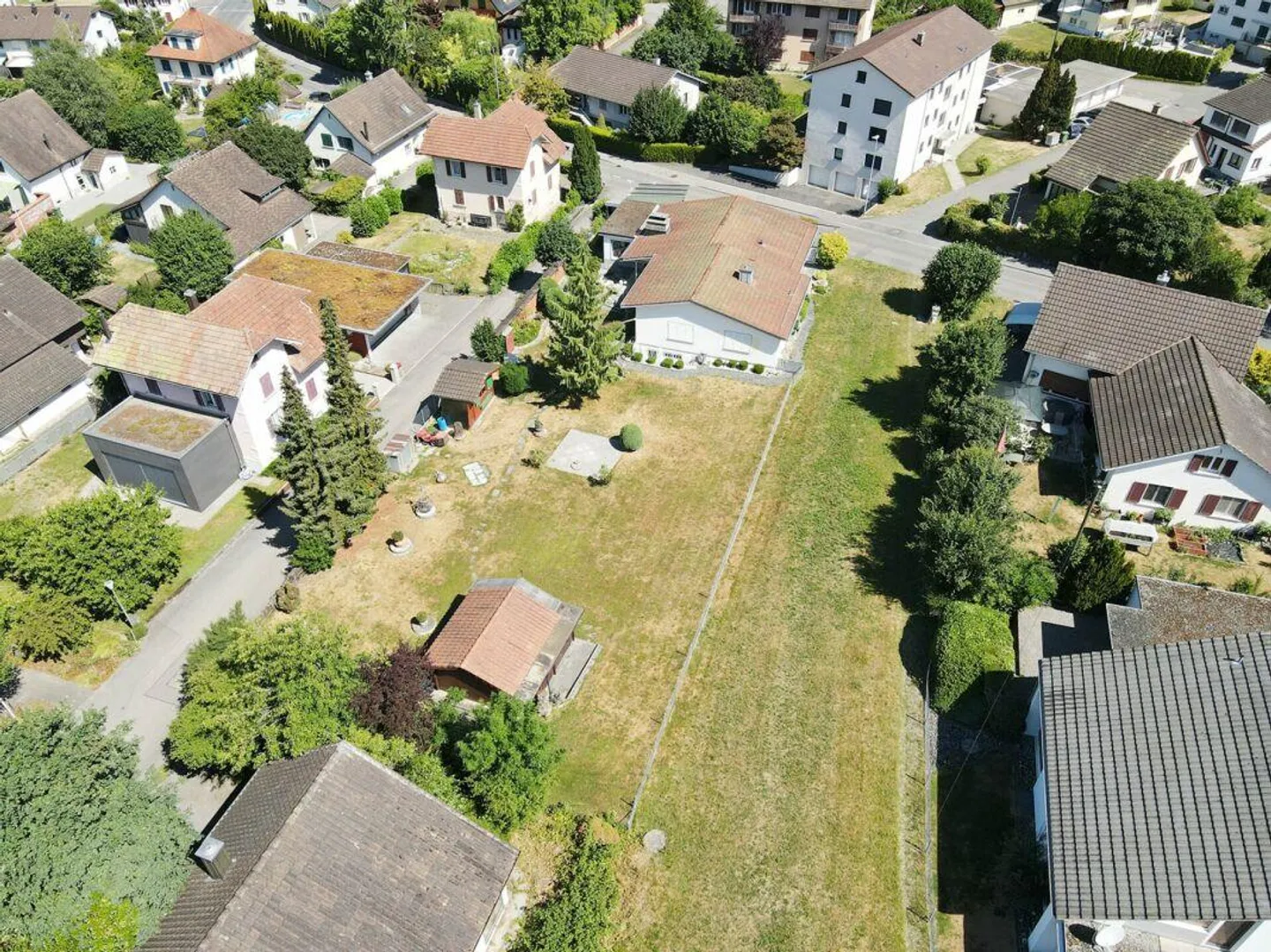 Maison individuelle au caractère unique avec une précieuse réserve de terrain - Photo 3 sur 29