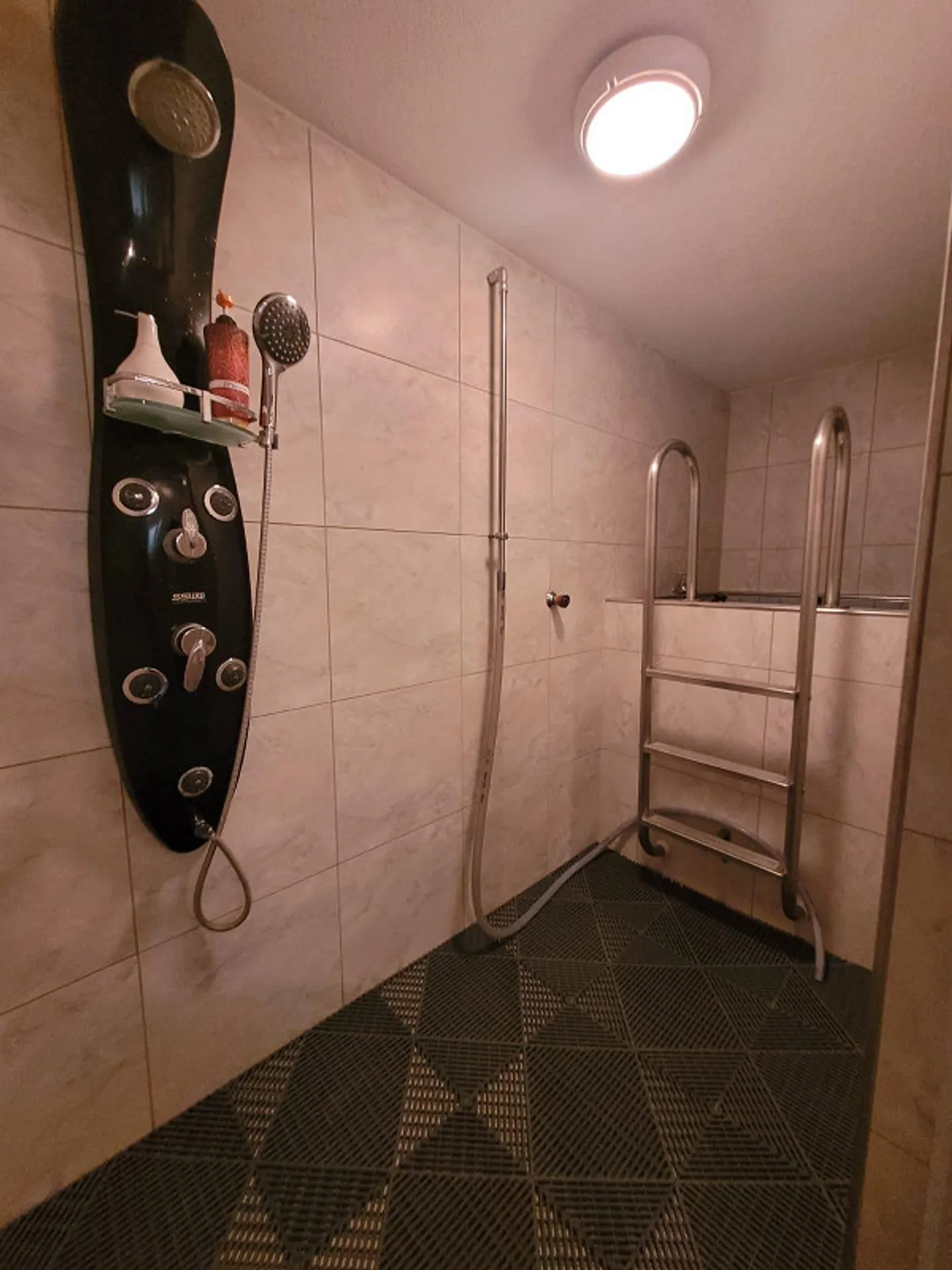 Oasi di benessere in una posizione centrale - Foto 5 di 9