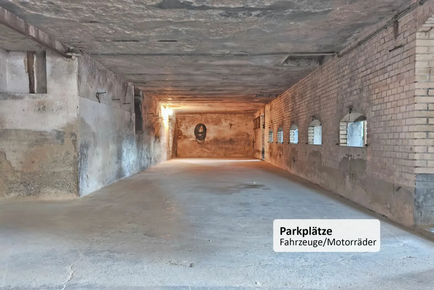 Commercial for rent - Photo 4 of 4