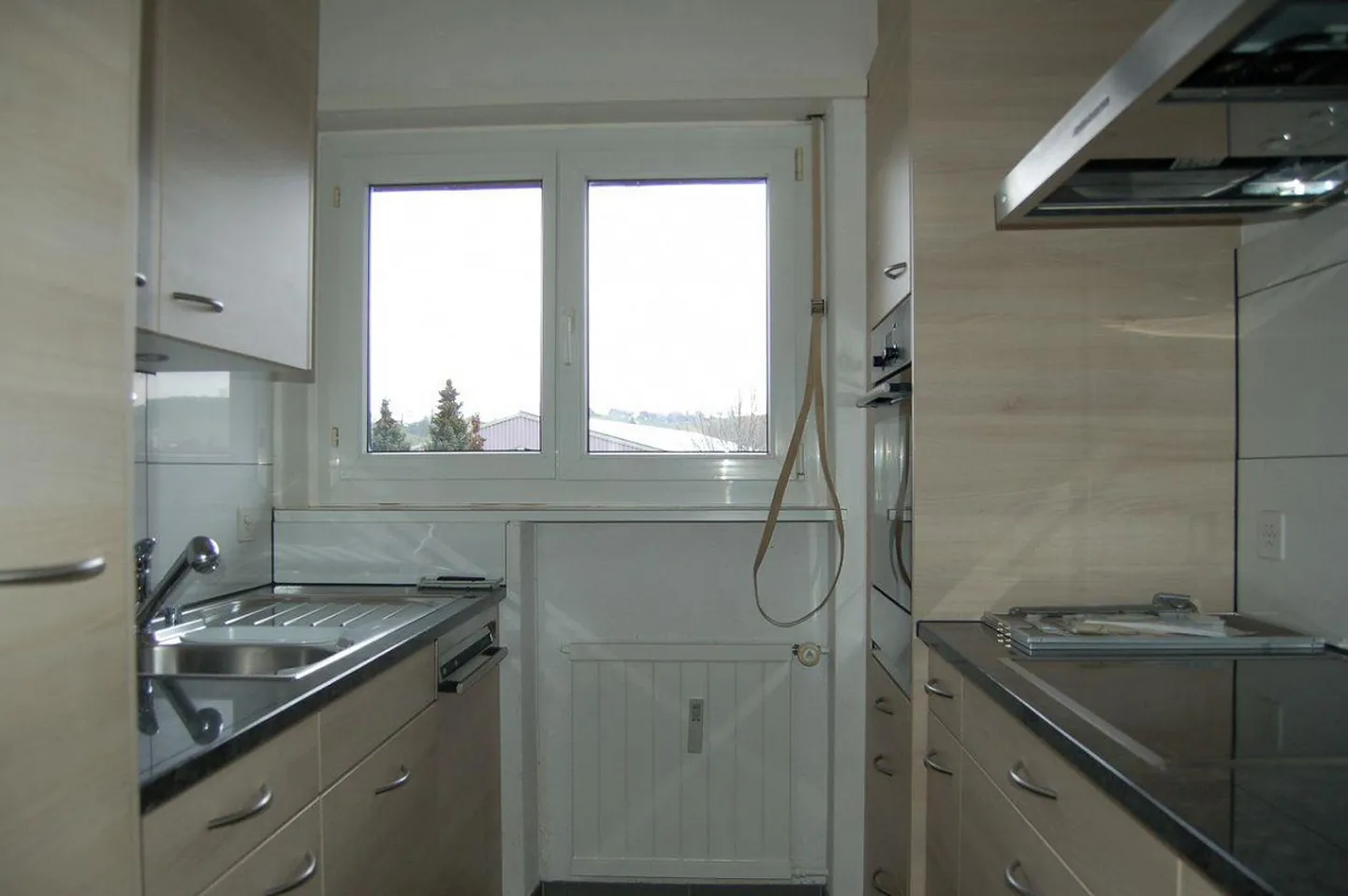 Appartement lumineux de 4 1/2 pièces au 2ème étage avec balcon, belle vue & E... - Photo 4 sur 6