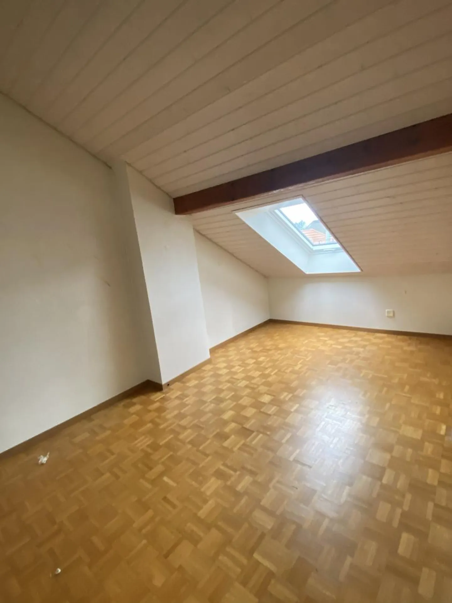 4.5 Room Apartment on the Northwest Attic Floor - Photo 5 of 7