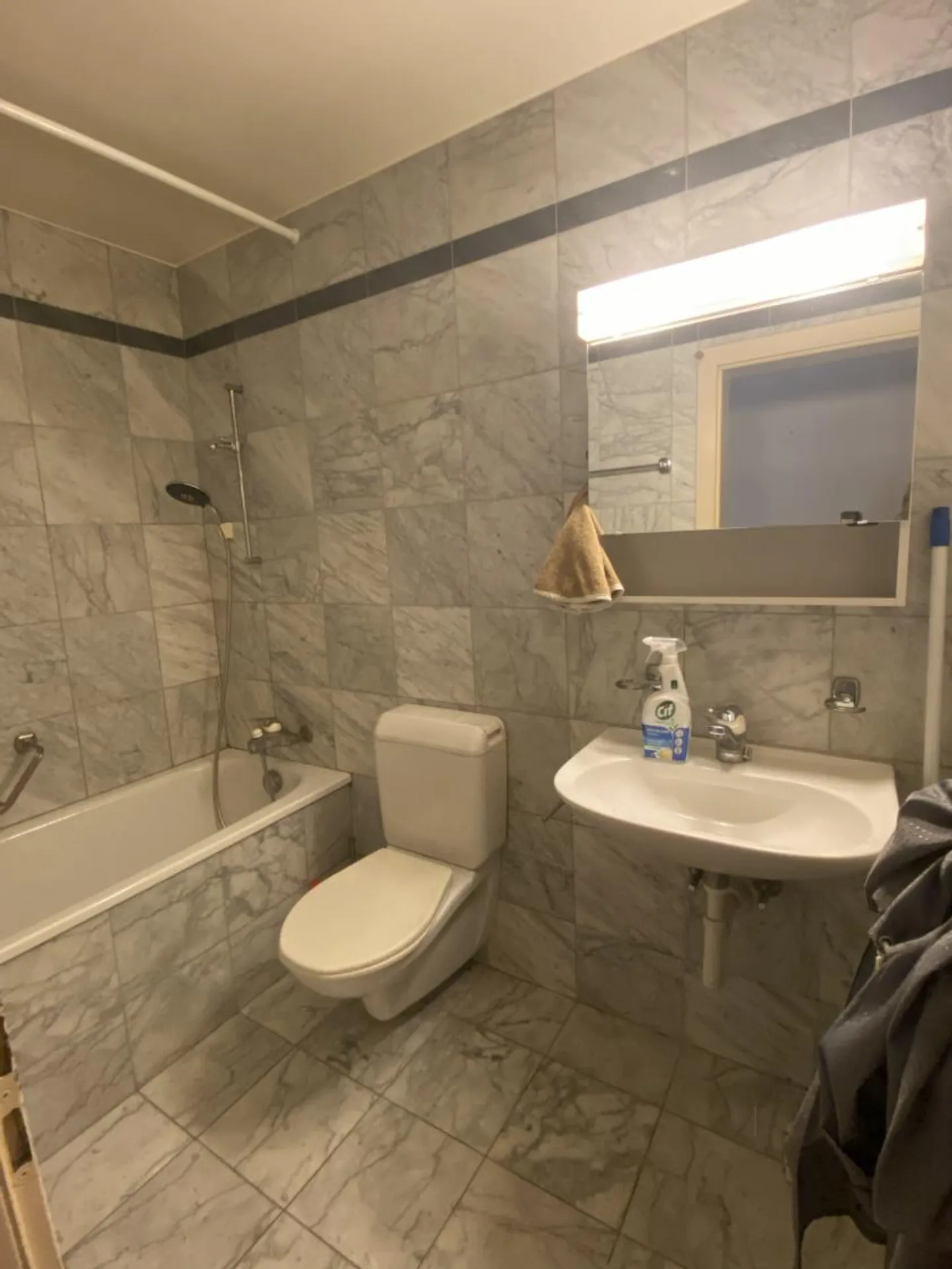 4.5 Room Apartment on the Northwest Attic Floor - Photo 7 of 7