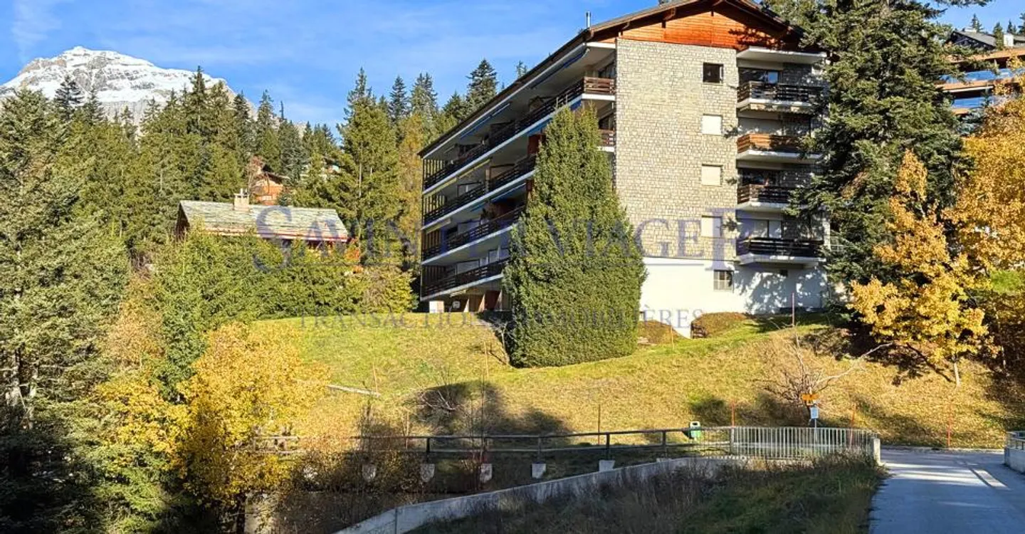 Magnifica vista. Crans-Montana. Vitalizio Occupato. - Foto 1 di 12