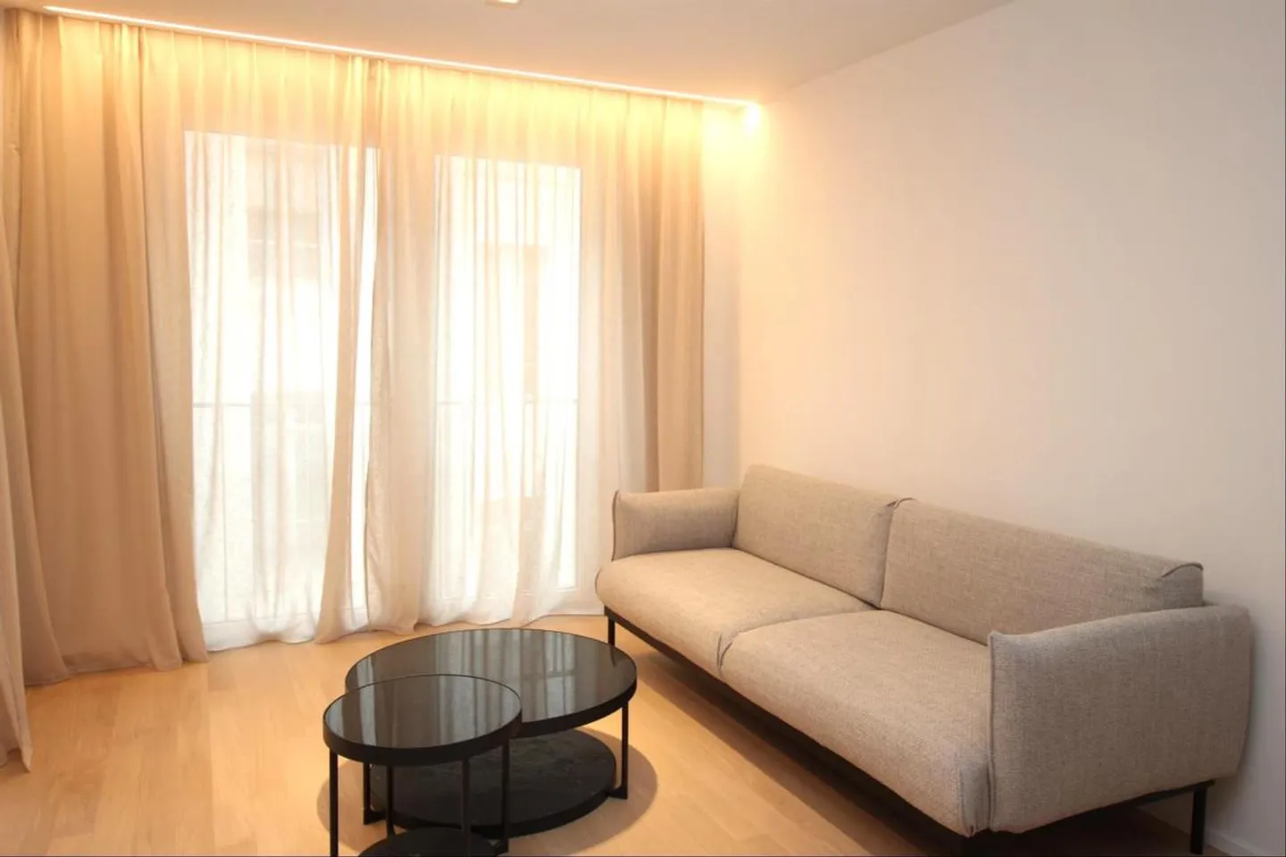 Furnished apartment for rent - Photo 2 of 9