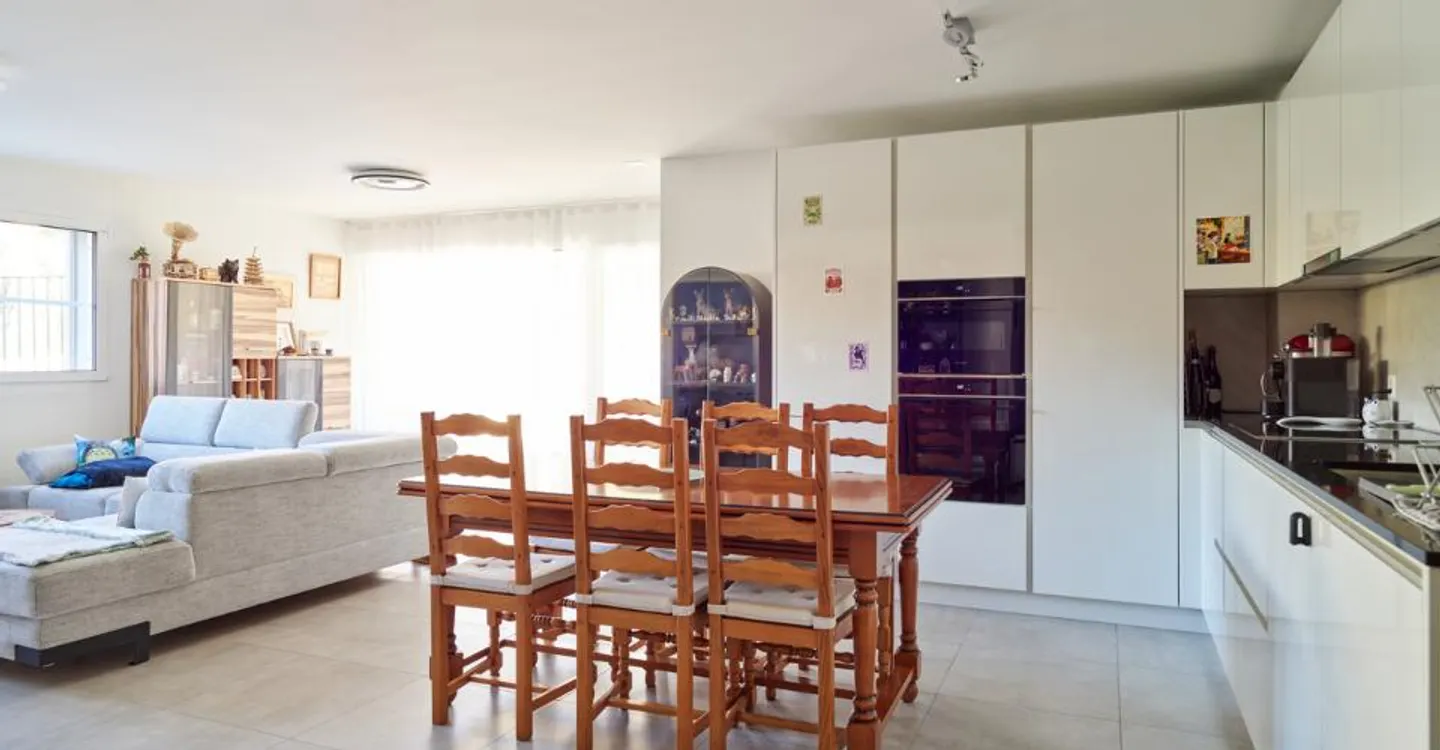 À vendre – Appartement de 3,5 pièces avec terrasse et jardin - Photo 3 sur 10
