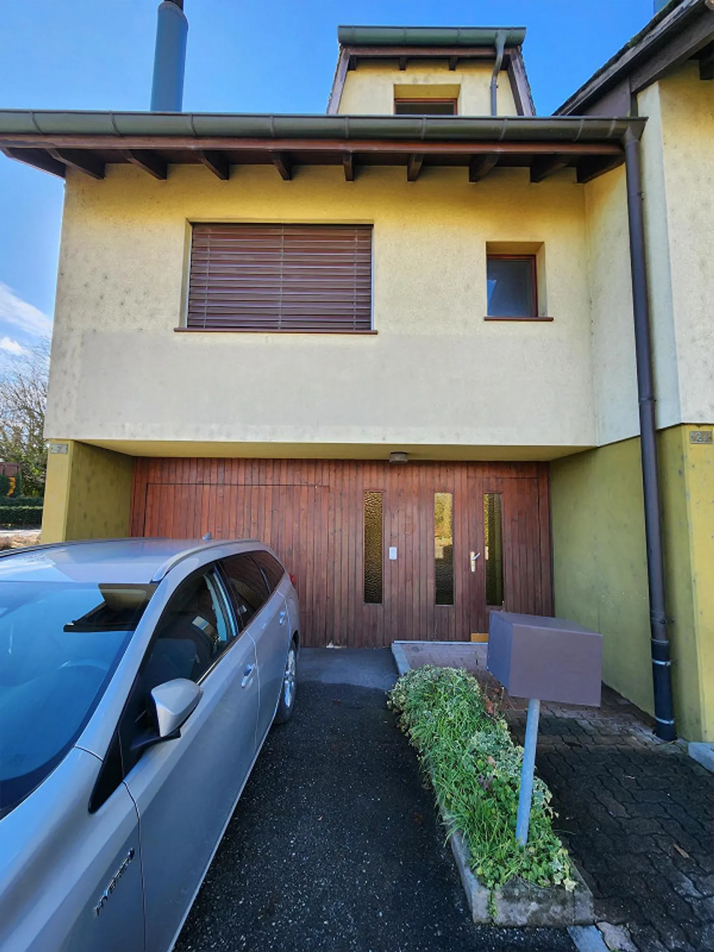 Espace de vie - Maison de 5 pièces avec jardin à Studen - Photo 1 sur 12