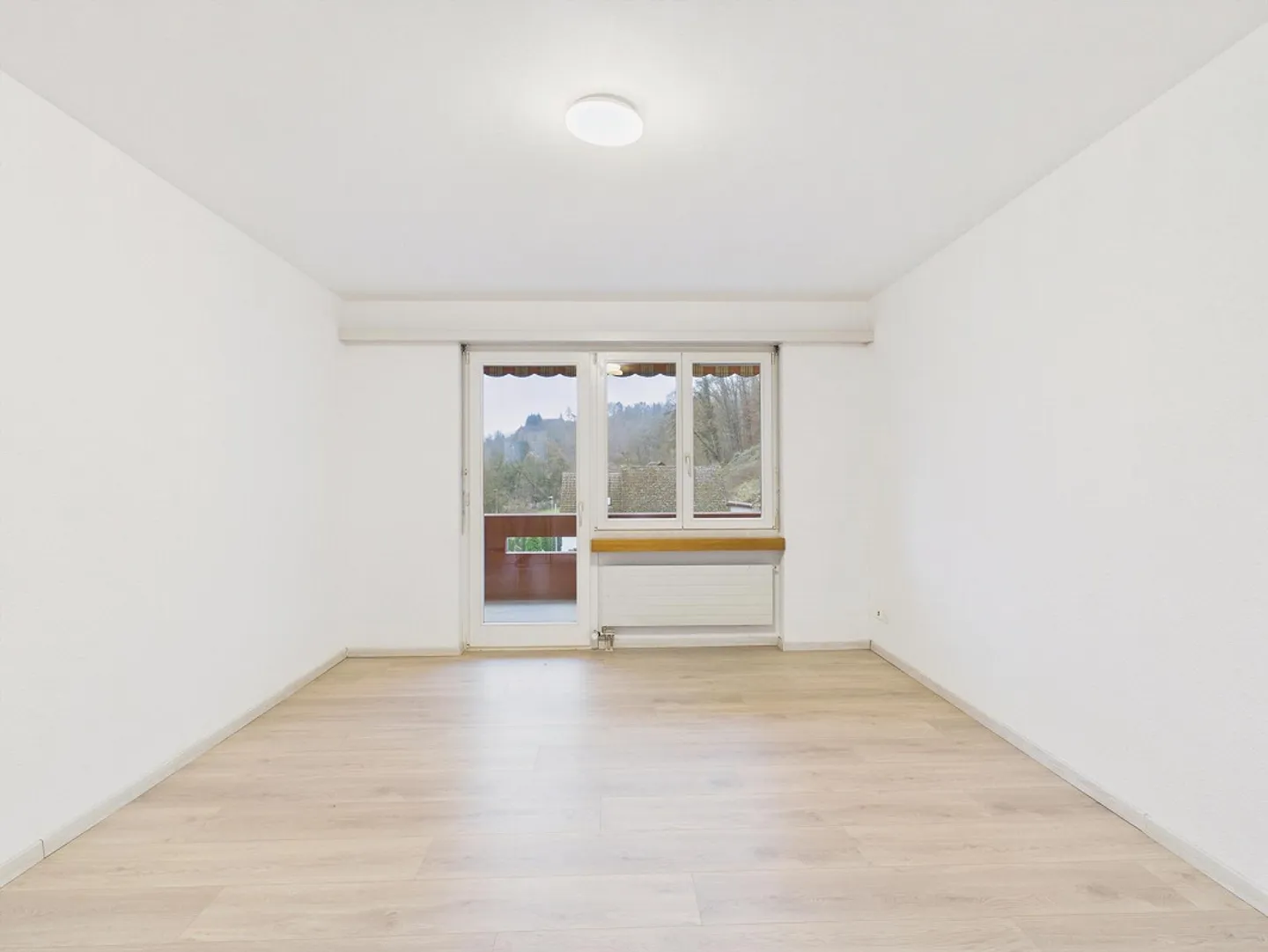 Appartement lumineux de 3,5 pièces avec balcon à Fisibach - Photo 5 sur 11