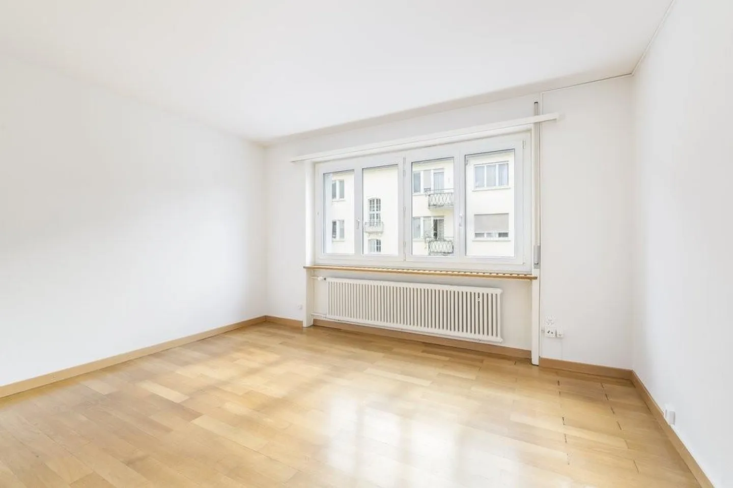 Appartement central de 3 pièces avec beaucoup de lumière - Photo 4 sur 6