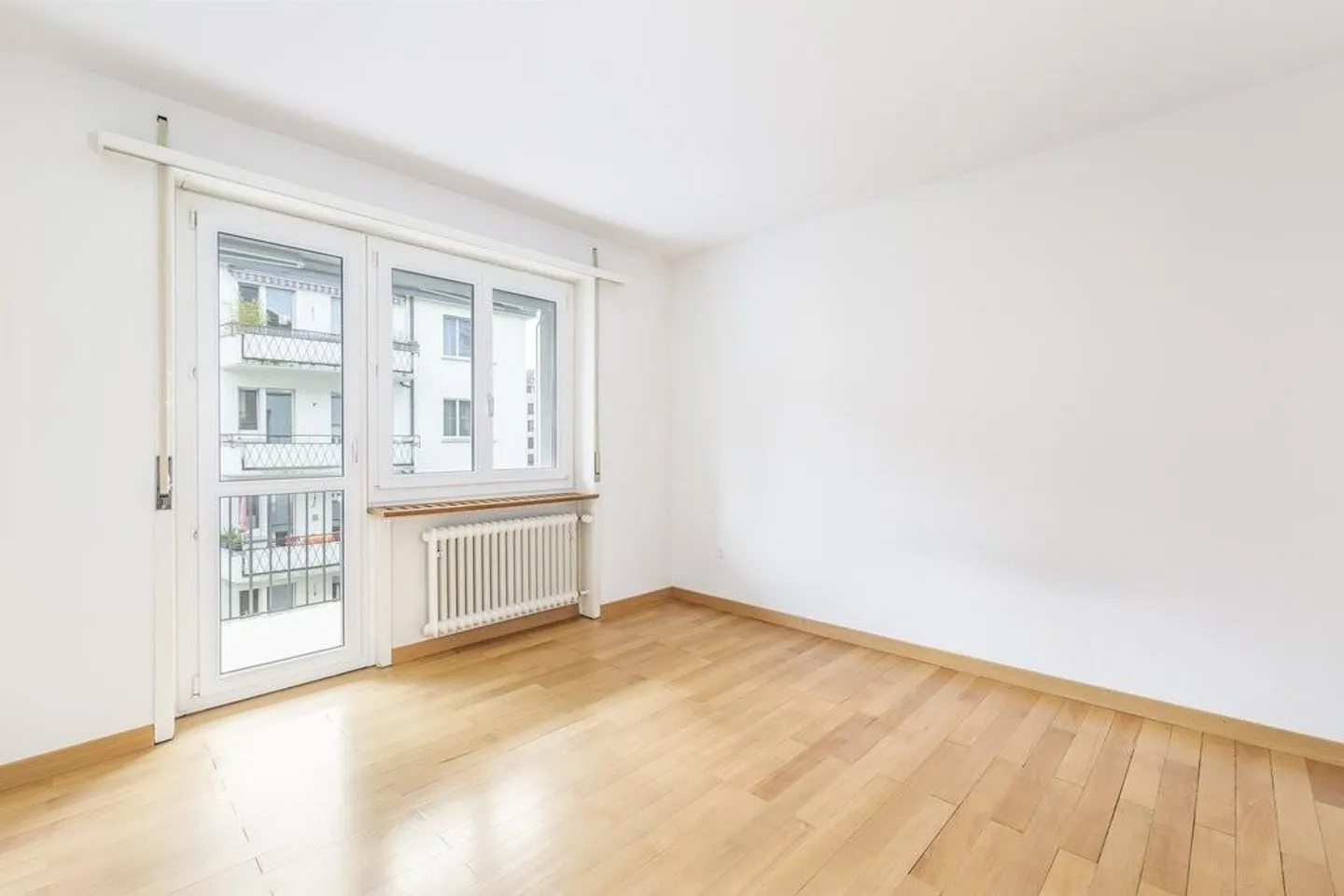 Appartement central de 3 pièces avec beaucoup de lumière - Photo 5 sur 6