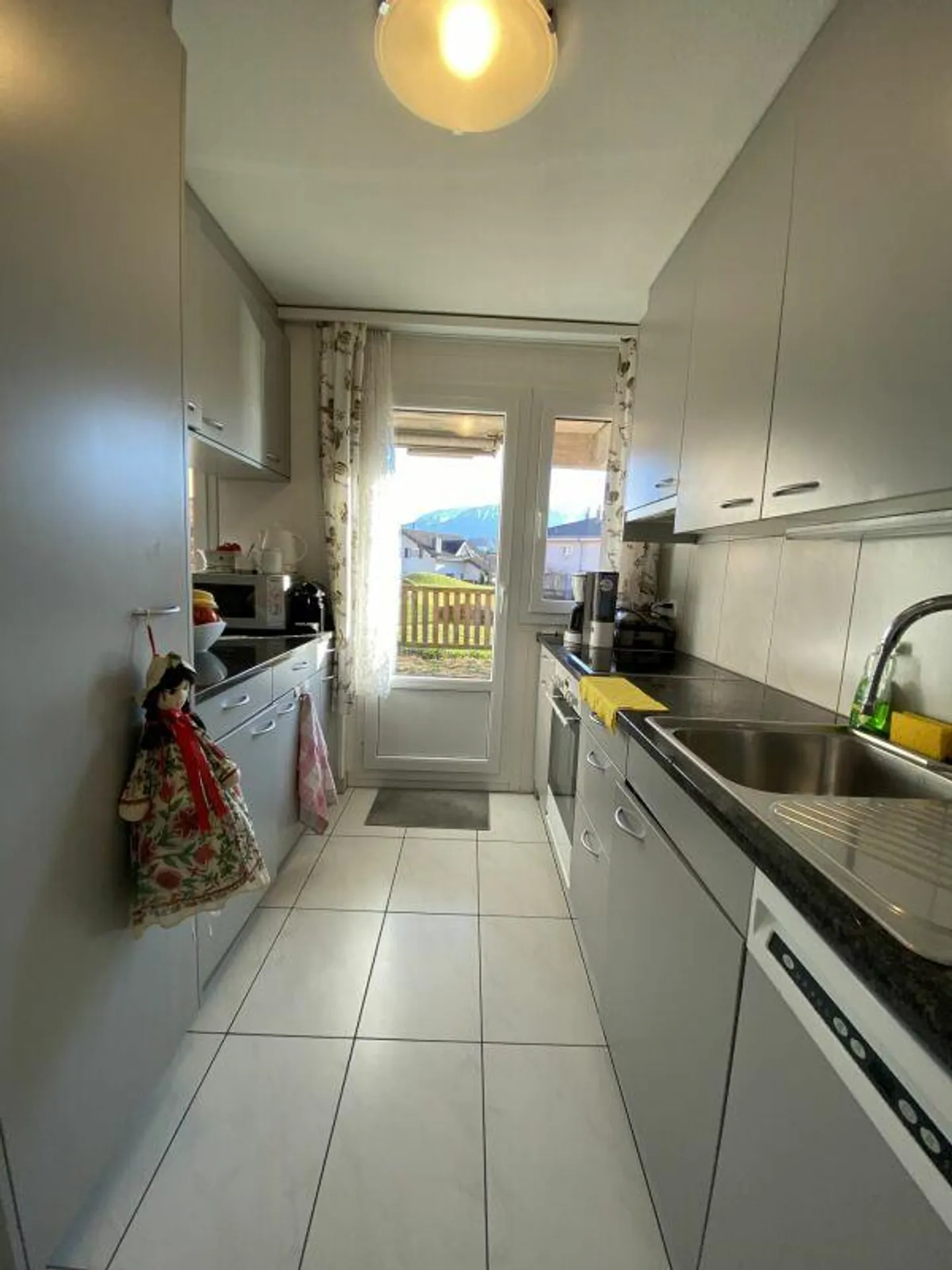 Garden apartment with breathtaking mountain view! - Photo 4 of 8