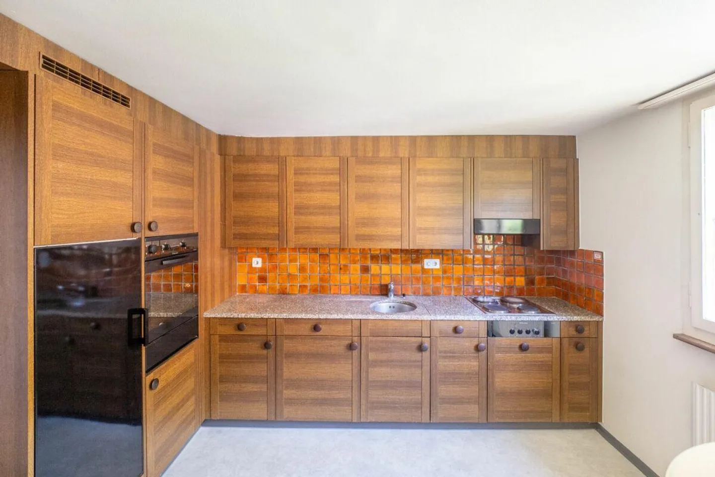Fehr Immobilien - Charmantes 6-Zimmer-Einfamilienhaus - Photo 4 of 13