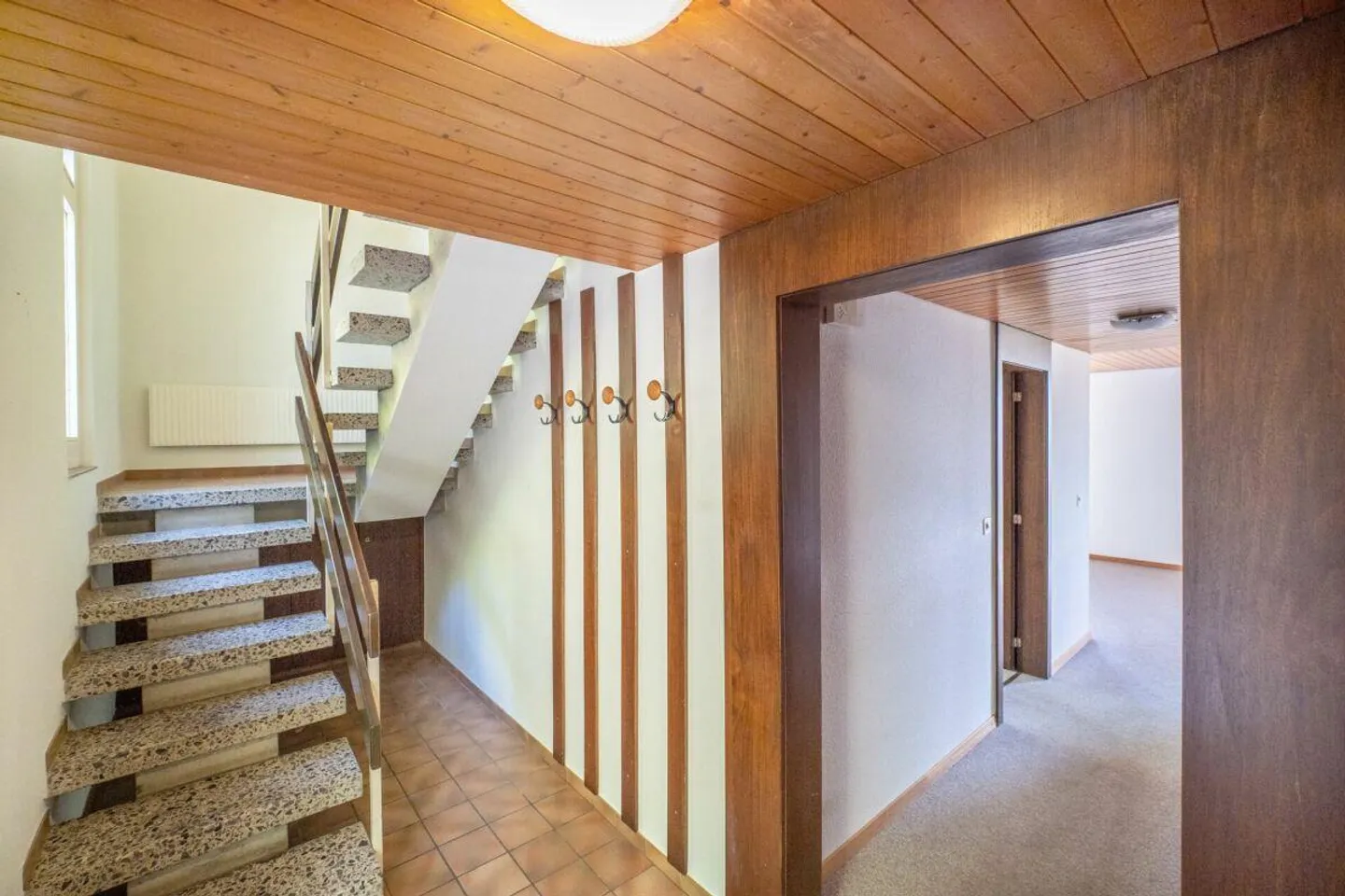 Fehr Immobilien - Charmantes 6-Zimmer-Einfamilienhaus - Photo 6 of 13