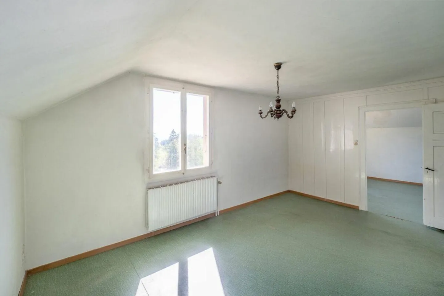 Fehr Immobilien - Charmantes 6-Zimmer-Einfamilienhaus - Photo 8 of 13