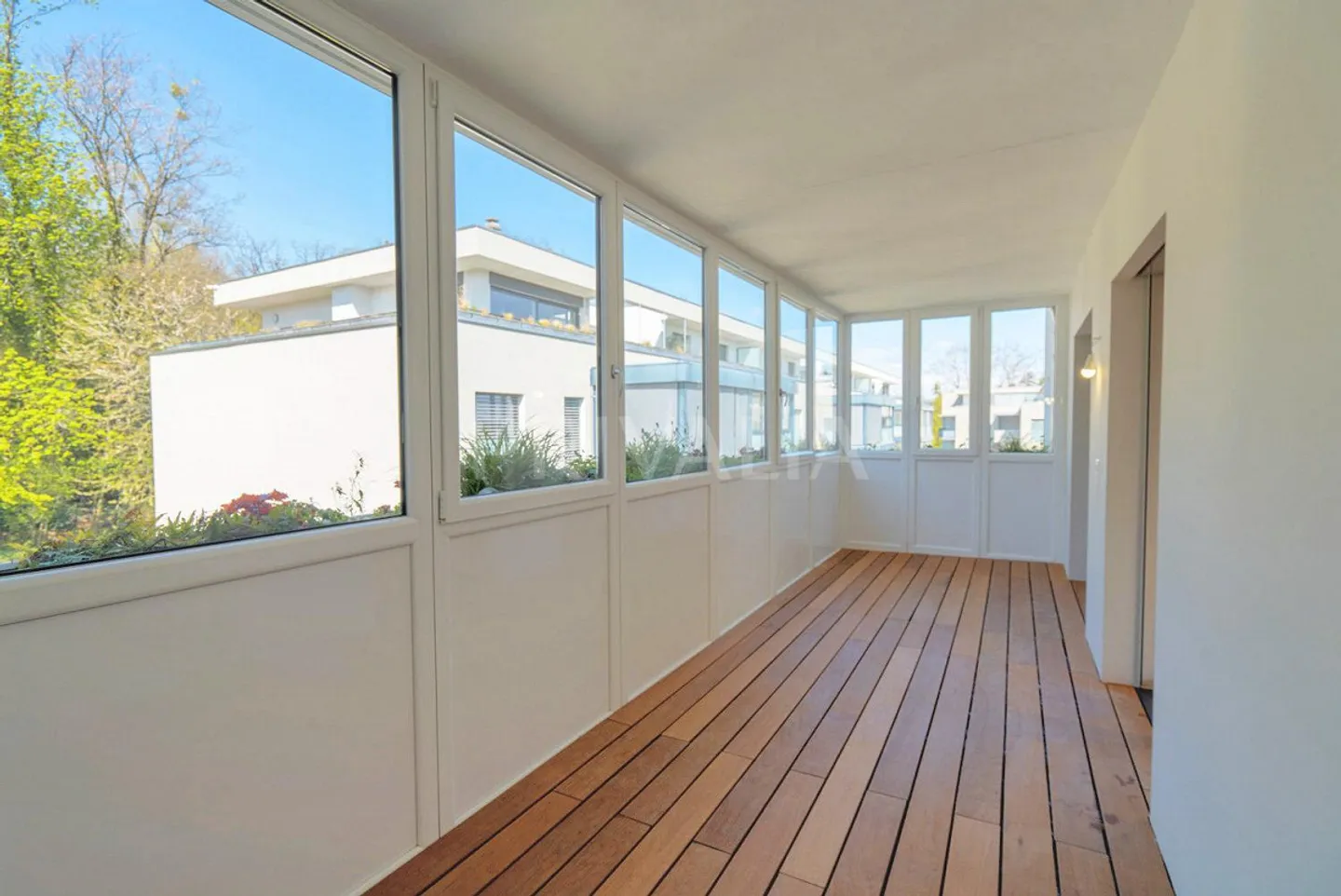 Magnificent apartment in a secure residence - Photo 4 of 6