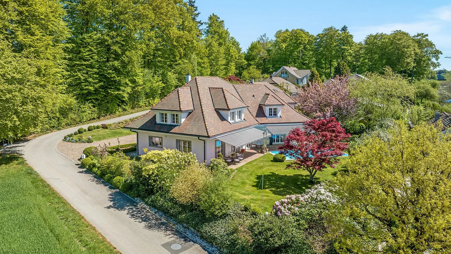 Stylish & Exclusive 7.5 Room Country Estate - Photo 2 of 11