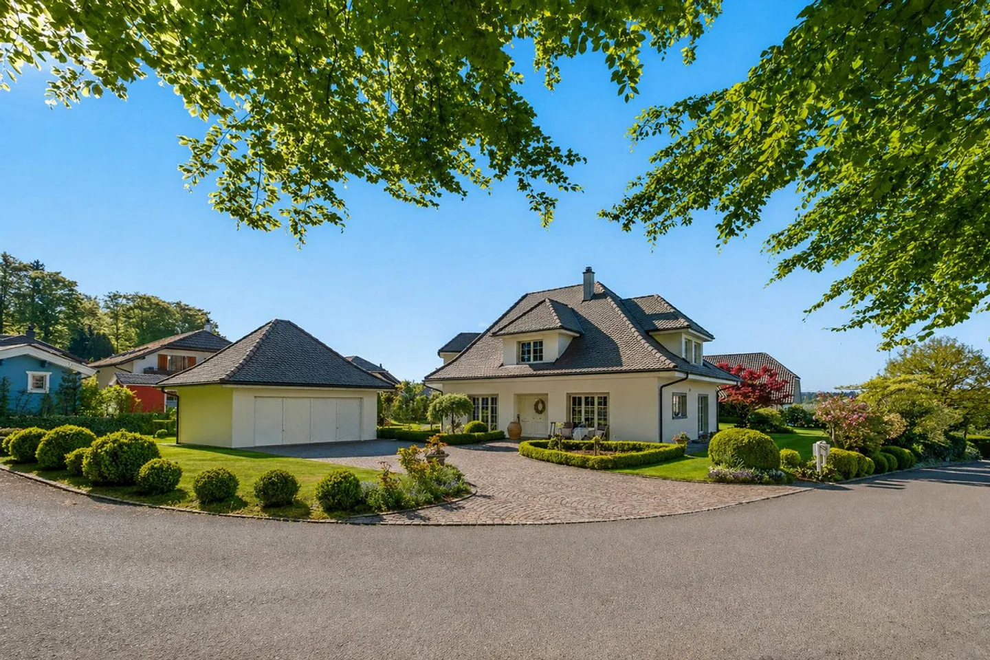 Stylish & Exclusive 7.5 Room Country Estate - Photo 4 of 11