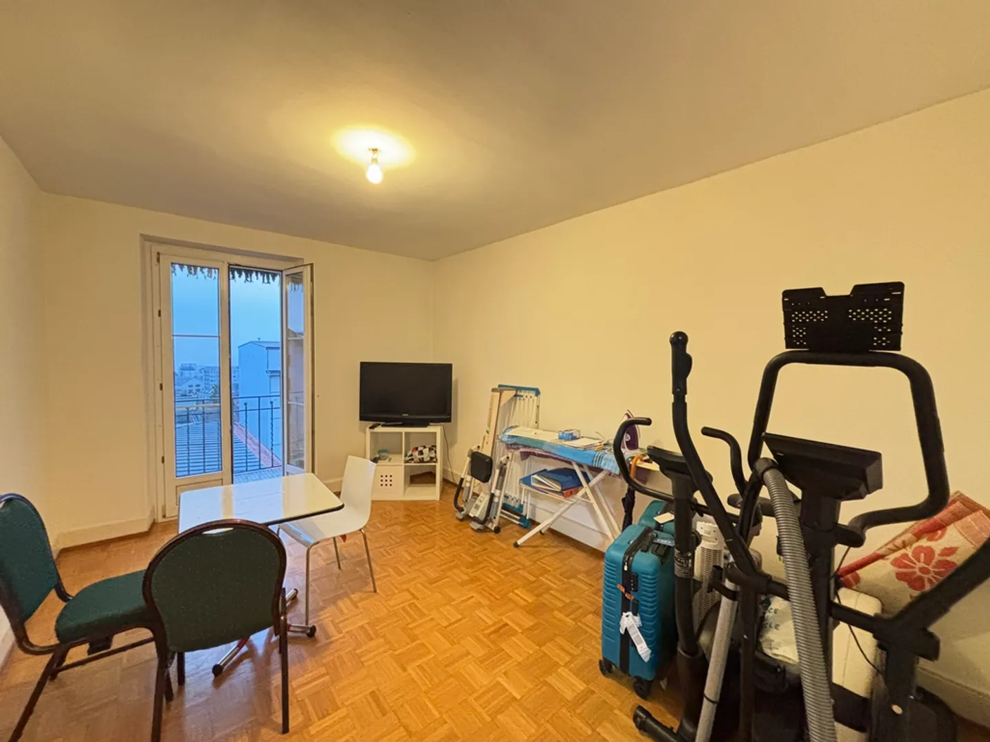 Charmant appartement 2 pièces - Photo 2 sur 5