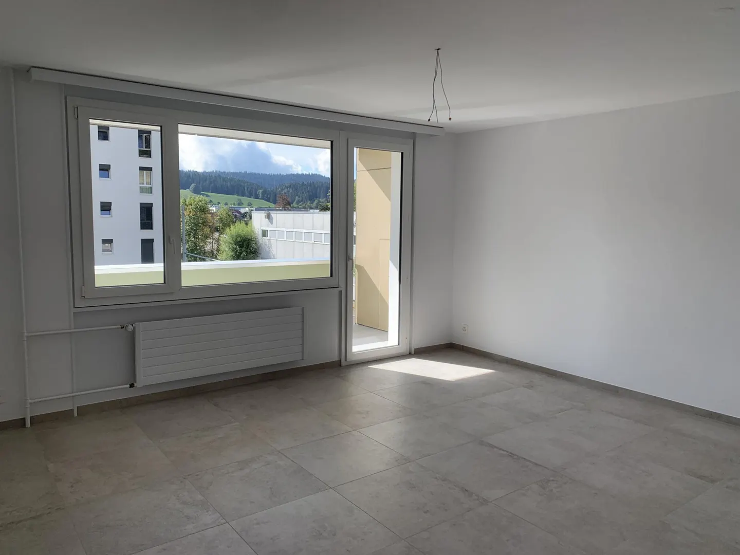 Charming 3-Room Apartment - Photo 3 of 8