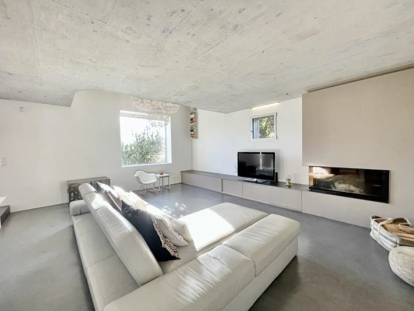 «Stabio Design-Villa mit Pool und Blick auf die Weinberge» - Foto 5 von 11