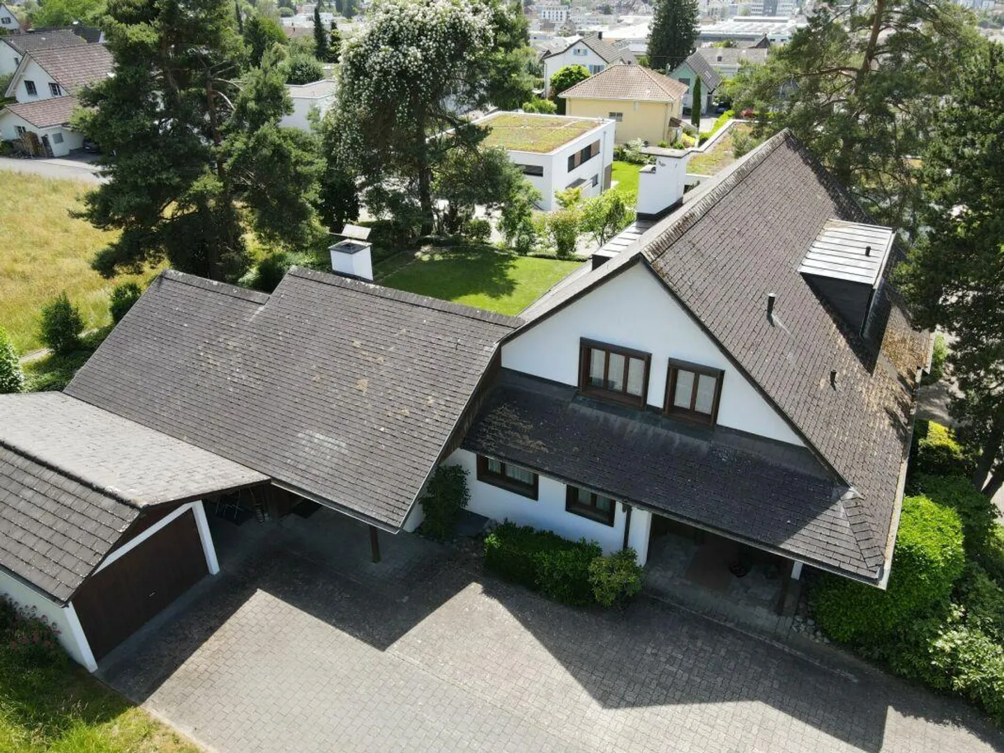 Maison individuelle de 8 pièces avec réserve de terrain précieuse - Photo 5 sur 30