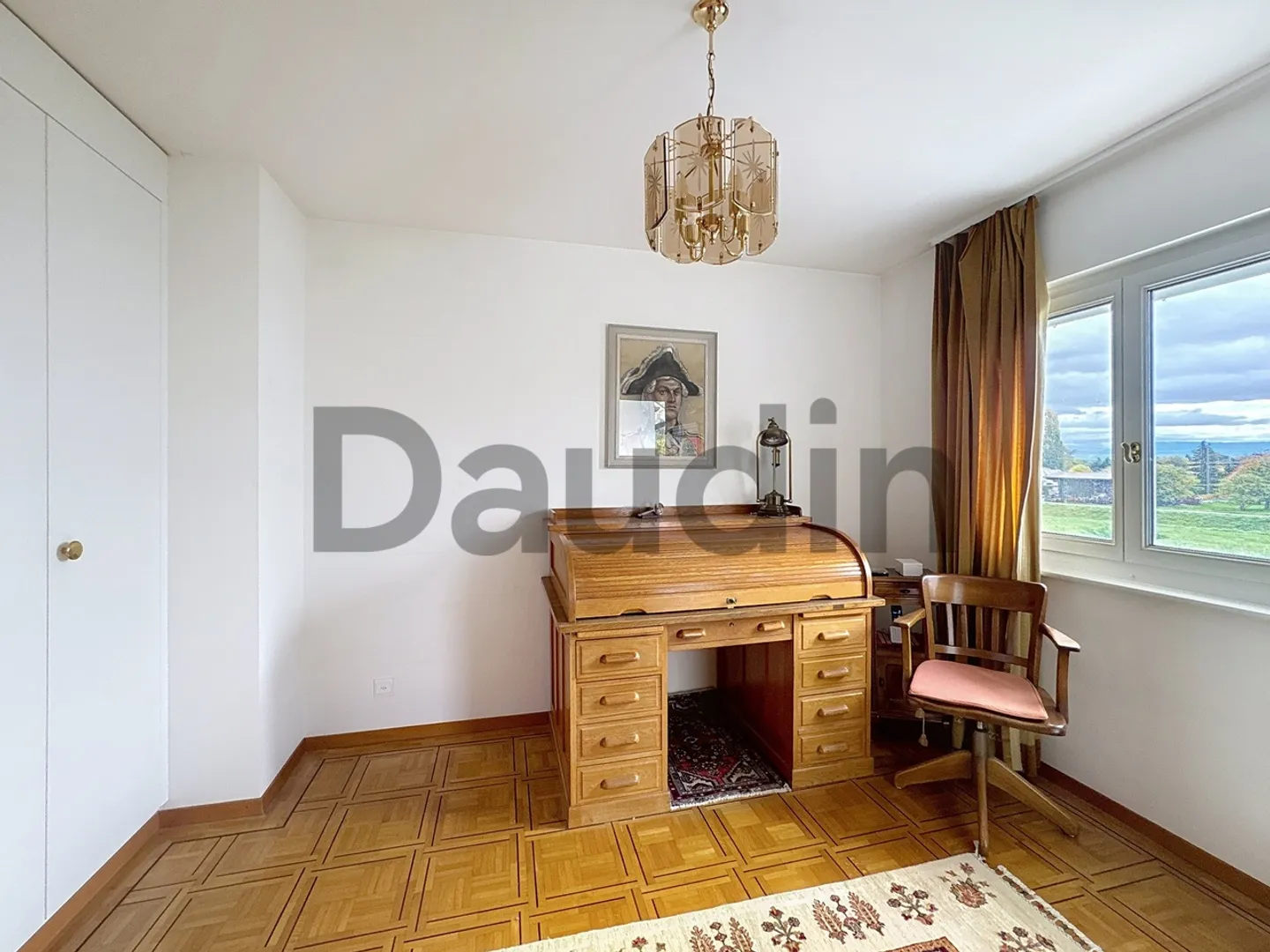 Villa with 6 Rooms in Terre Sainte - Photo 7 of 10