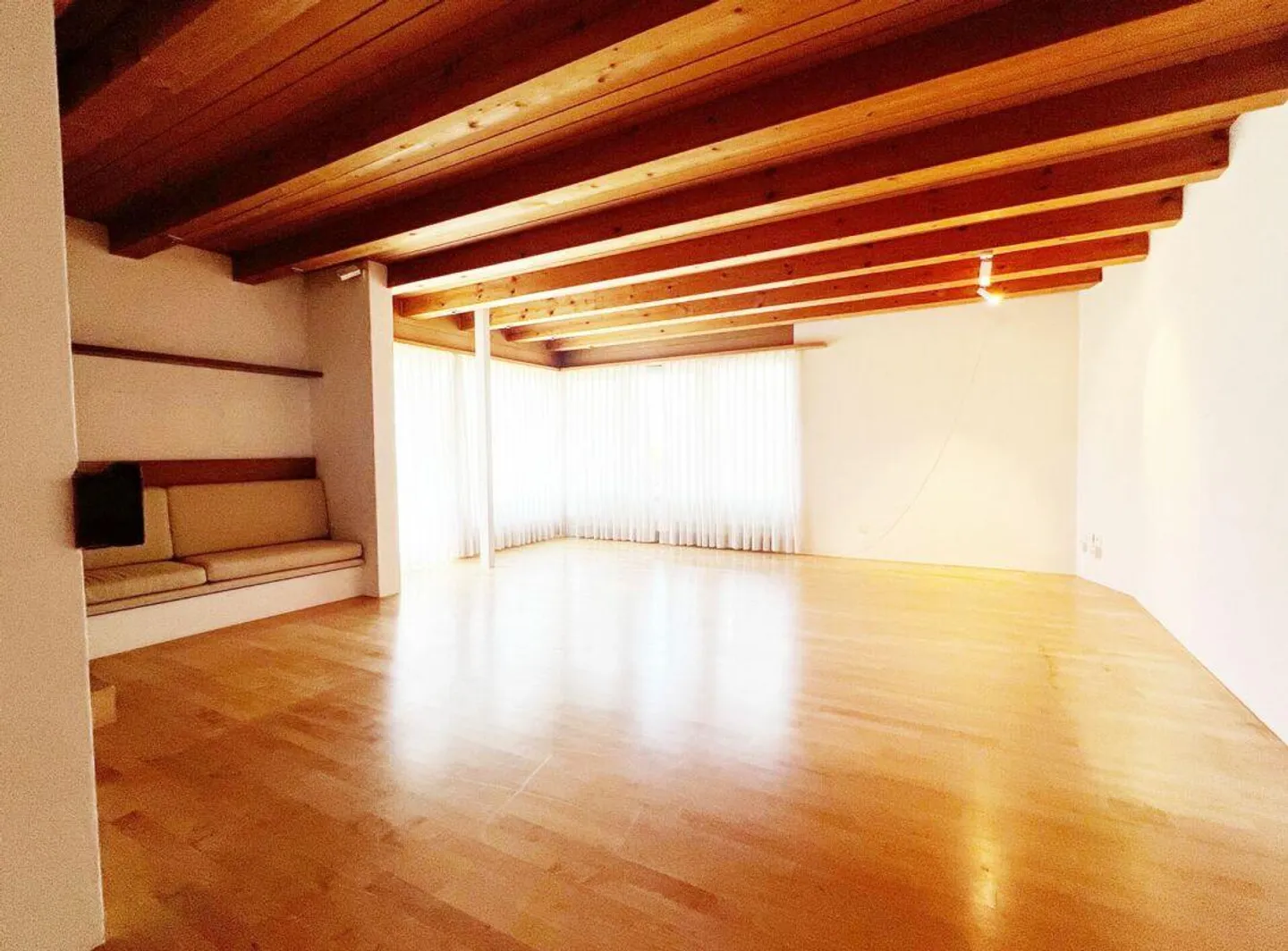 Maison individuelle de 8 pièces avec réserve de terrain précieuse - Photo 11 sur 30