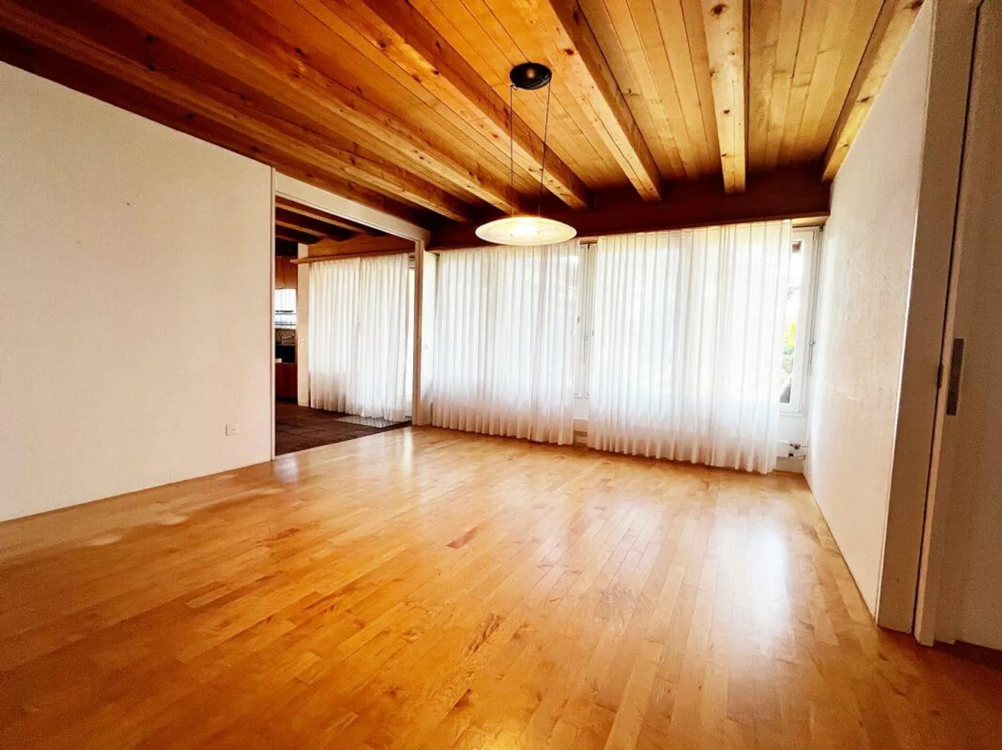 Maison individuelle de 8 pièces avec réserve de terrain précieuse - Photo 12 sur 30