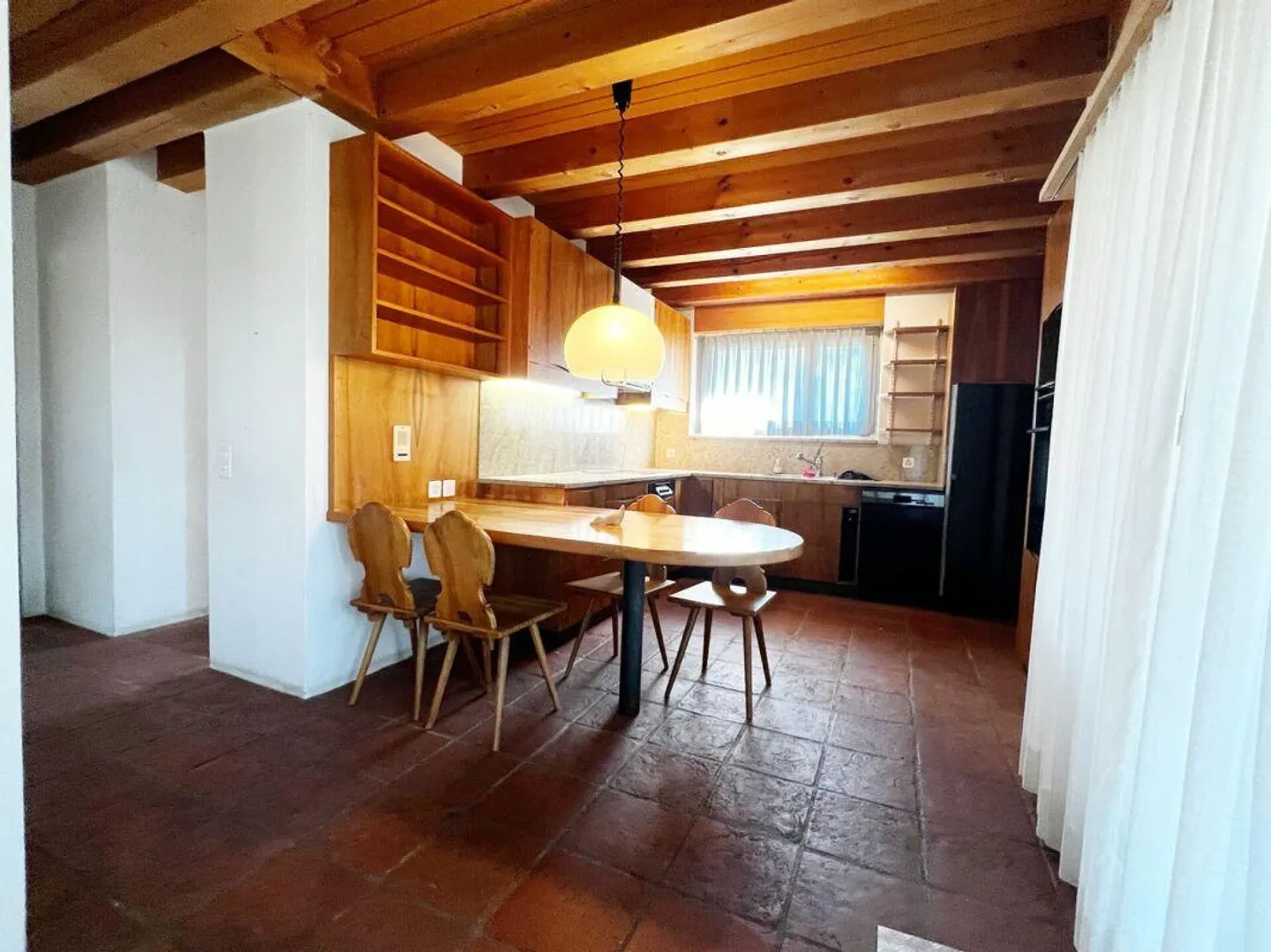 Maison individuelle de 8 pièces avec réserve de terrain précieuse - Photo 13 sur 30
