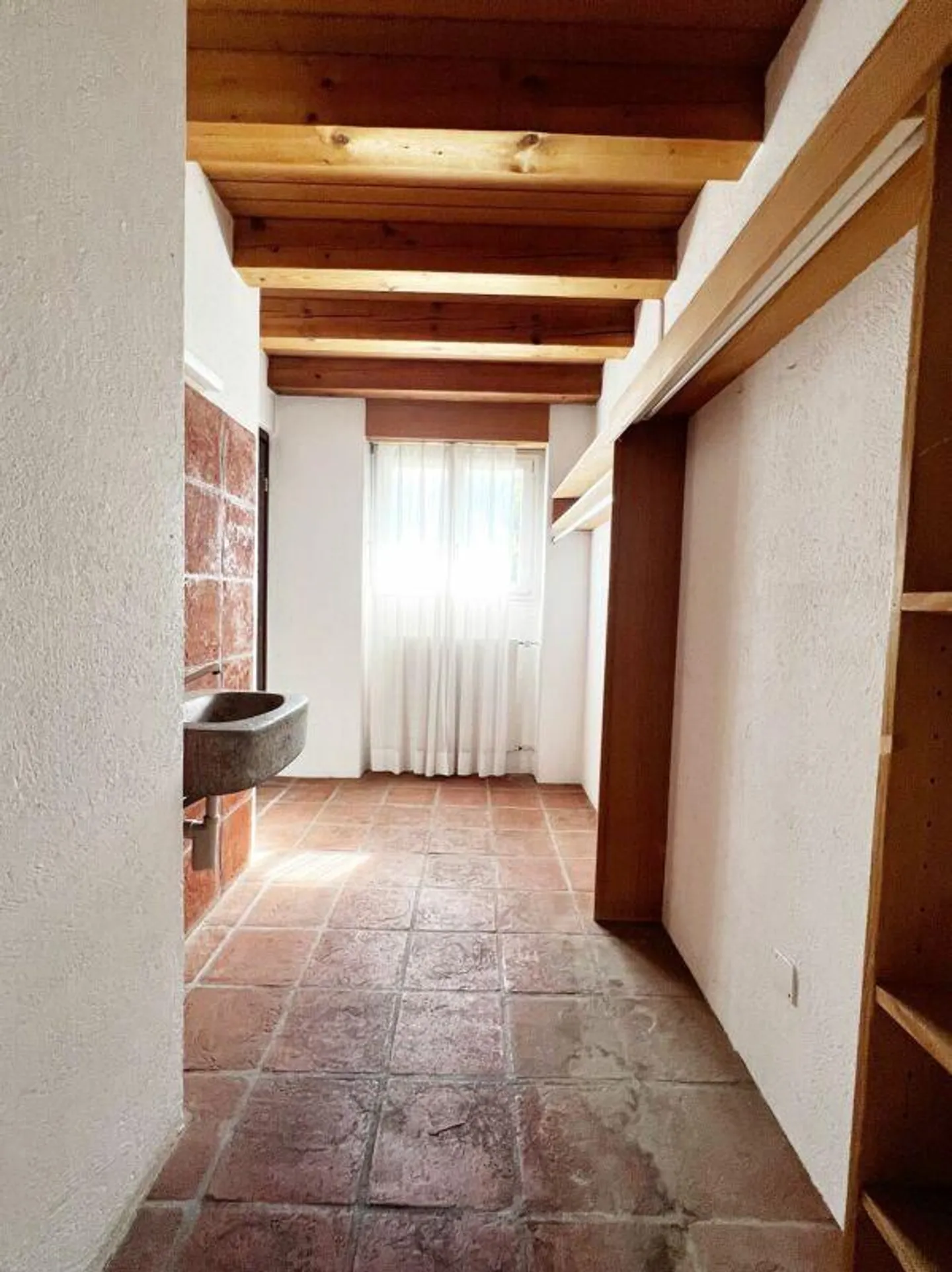 Maison individuelle de 8 pièces avec réserve de terrain précieuse - Photo 17 sur 30