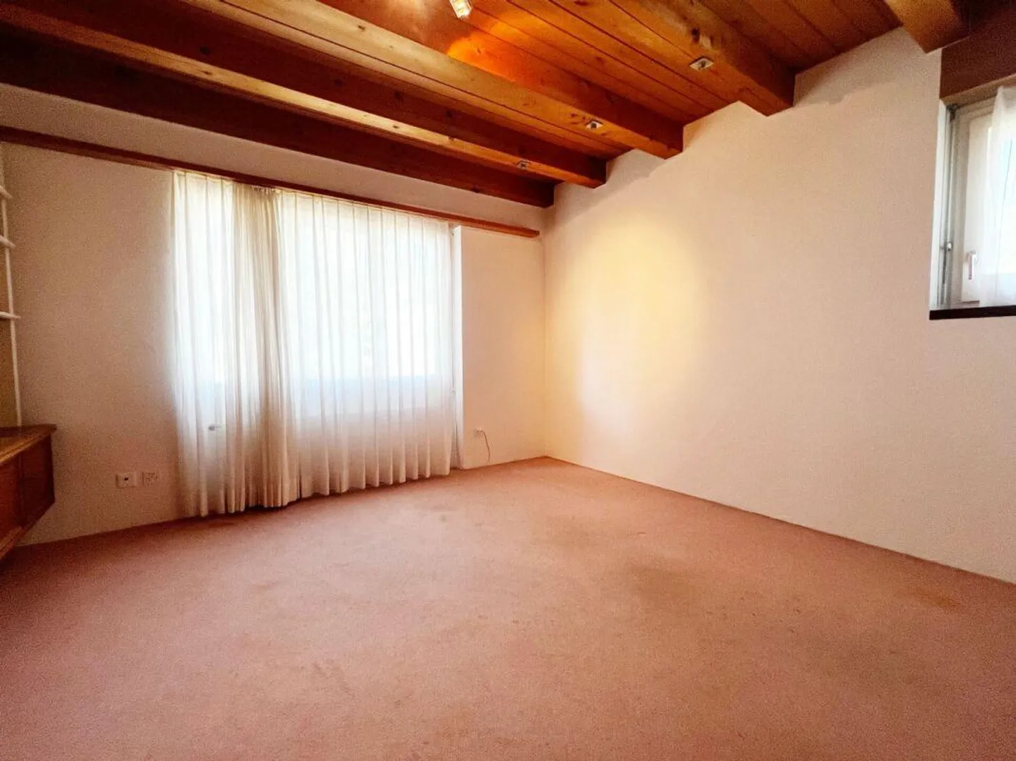Maison individuelle de 8 pièces avec réserve de terrain précieuse - Photo 19 sur 30