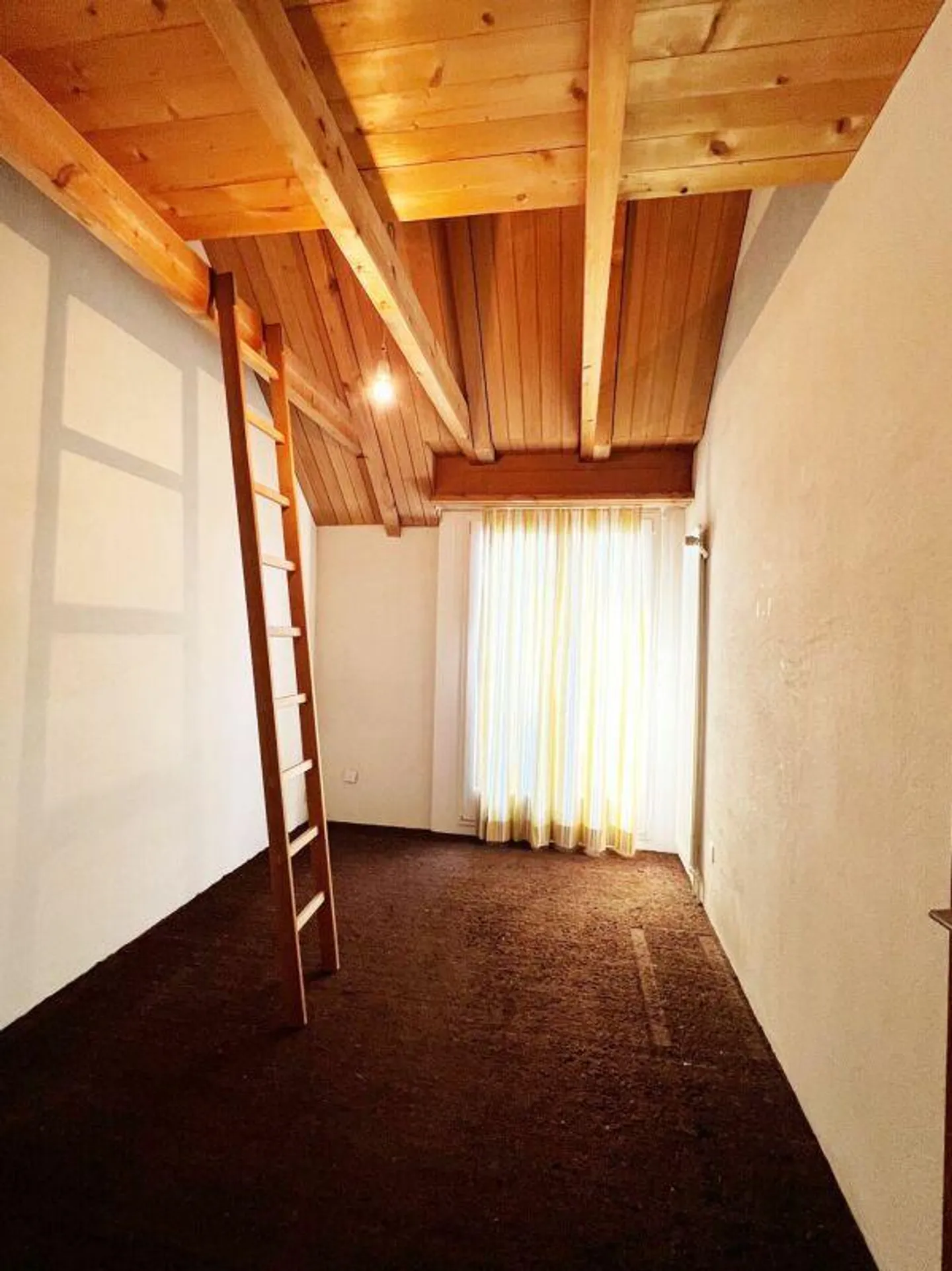 Maison individuelle de 8 pièces avec réserve de terrain précieuse - Photo 24 sur 30