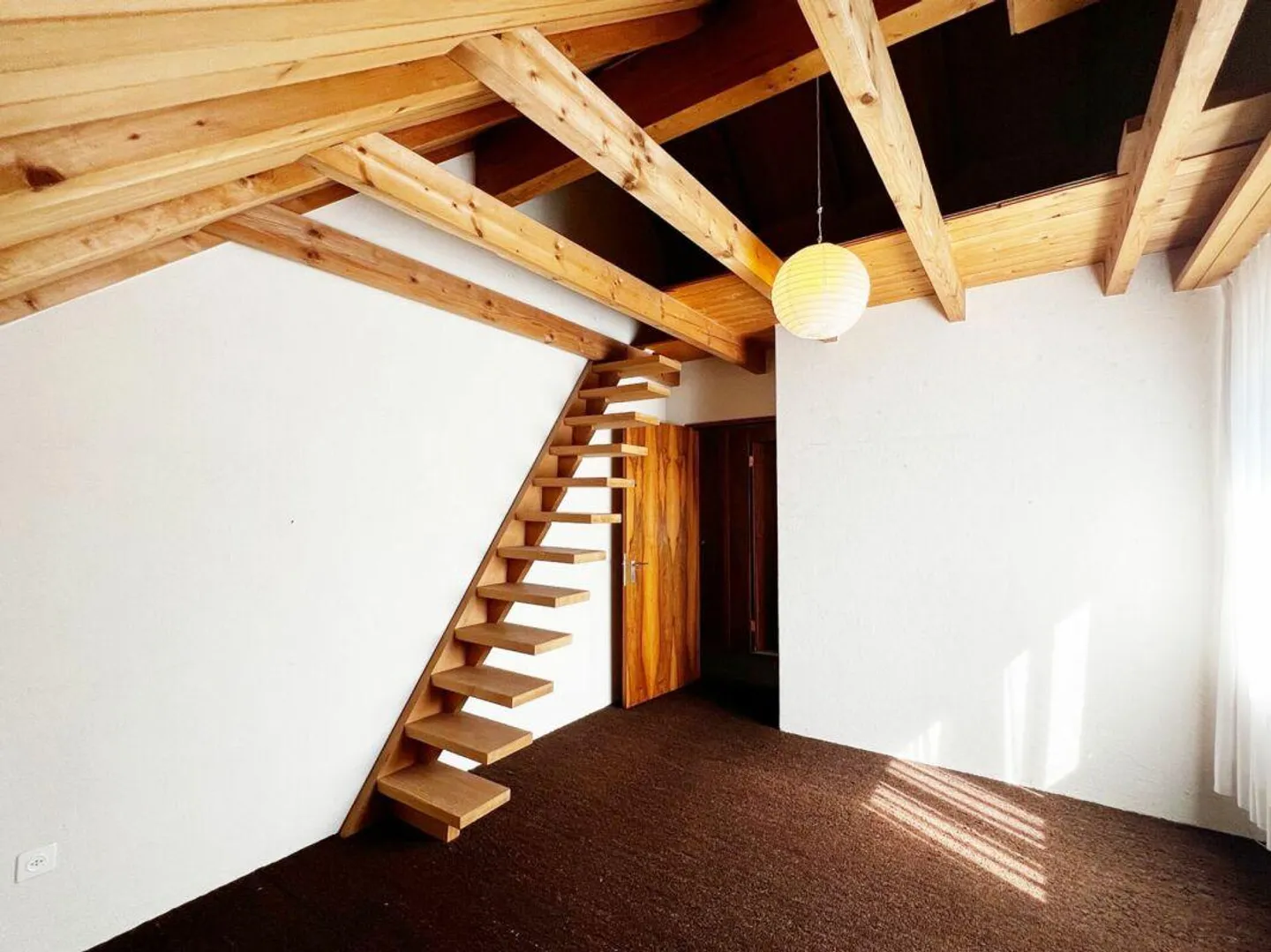 Maison individuelle de 8 pièces avec réserve de terrain précieuse - Photo 28 sur 30