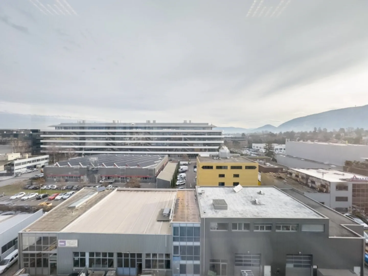 Belles surfaces commerciales et de bureaux à louer à Plan-les-Ouates - Photo 5 sur 9