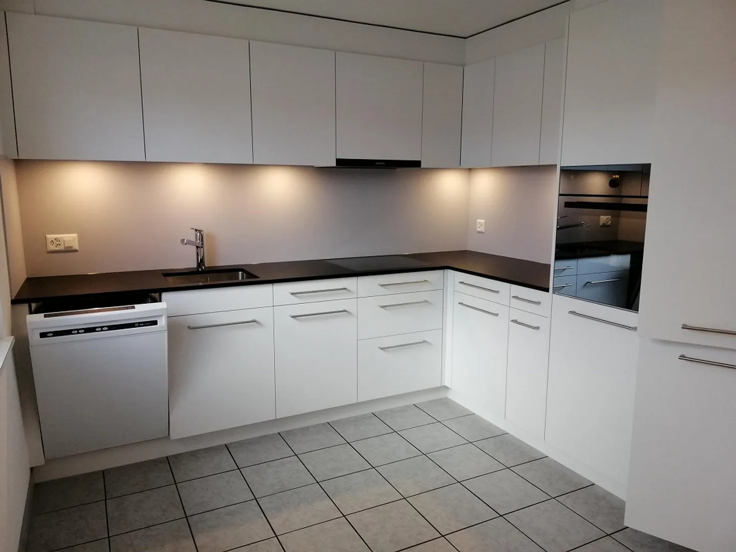 Appartement lumineux de 4,5 pièces - Photo 2 sur 12