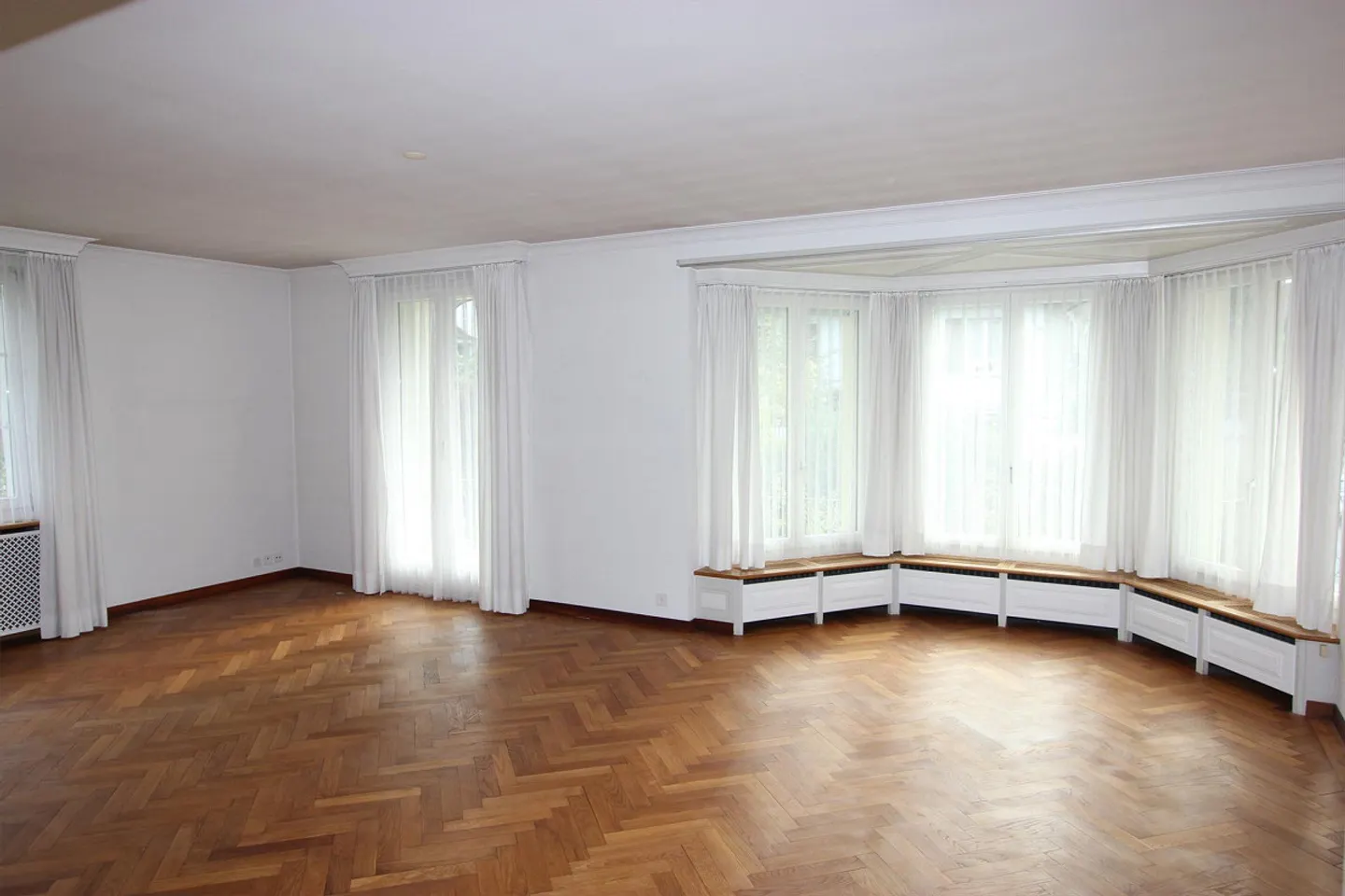 Stylish jewel with garden in the Elfenau district - Photo 4 of 12