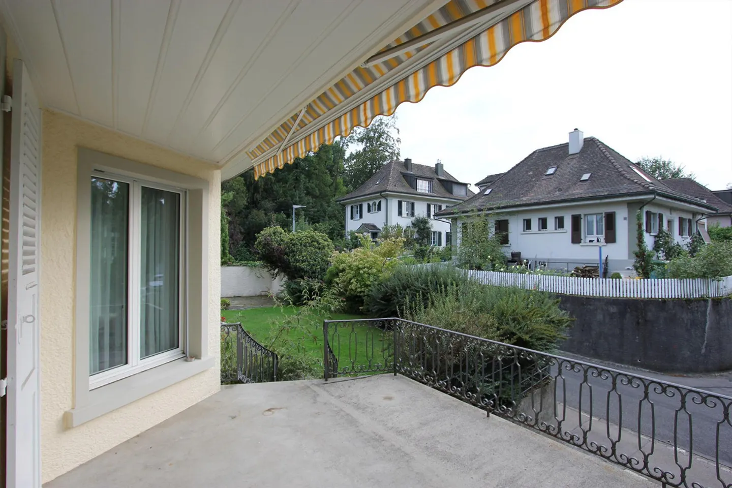 Stylish jewel with garden in the Elfenau district - Photo 6 of 12