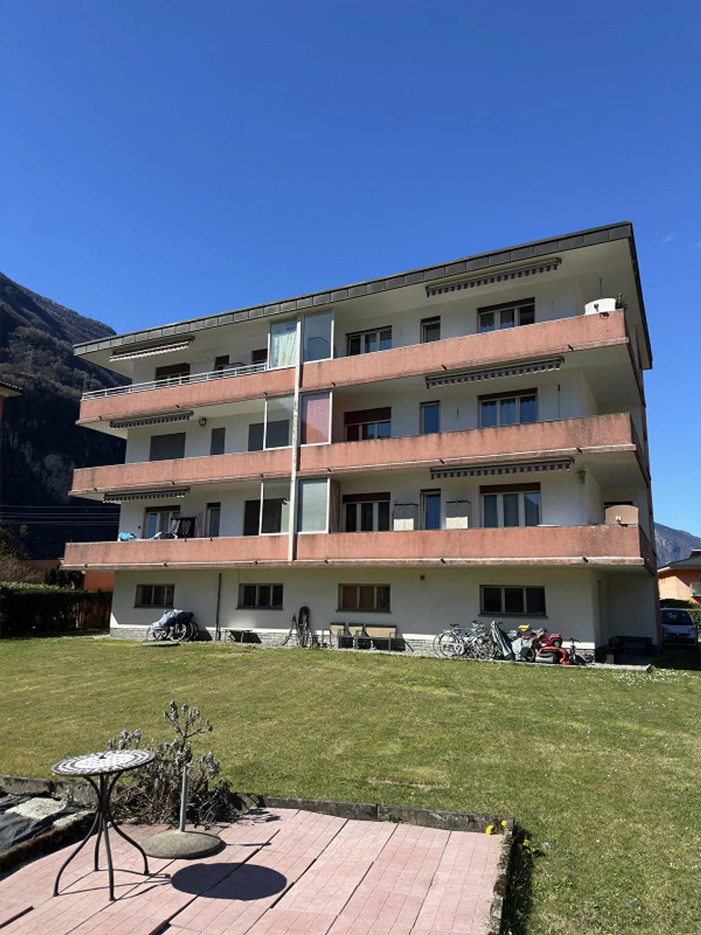 Bel appartement de 3,5 pièces avec parking - Photo 1 sur 10