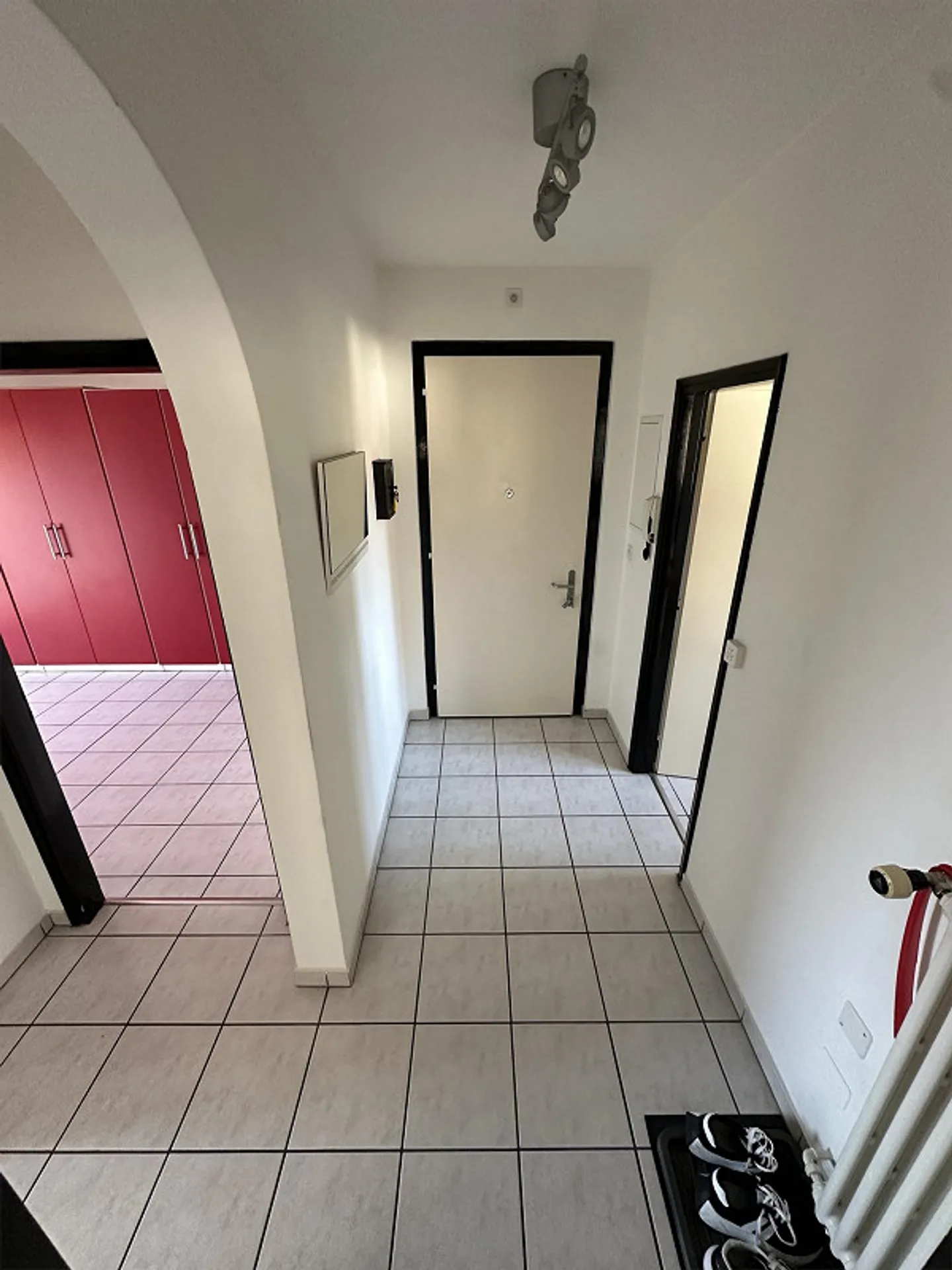 Bel appartement de 3,5 pièces avec parking - Photo 2 sur 10