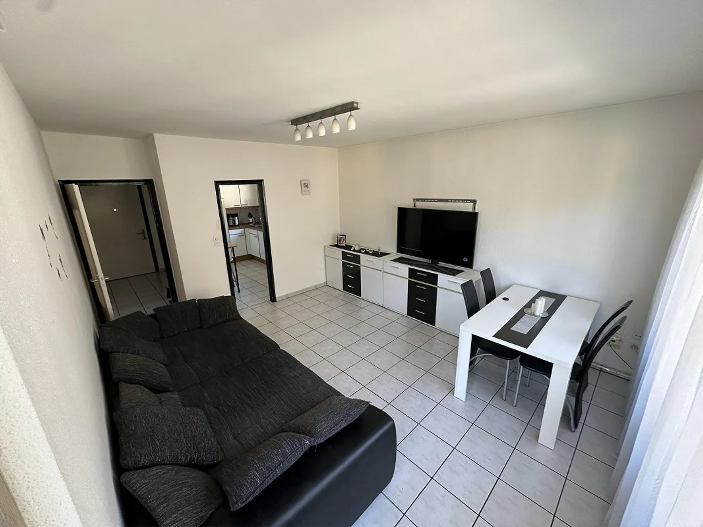 Bel appartement de 3,5 pièces avec parking - Photo 4 sur 10