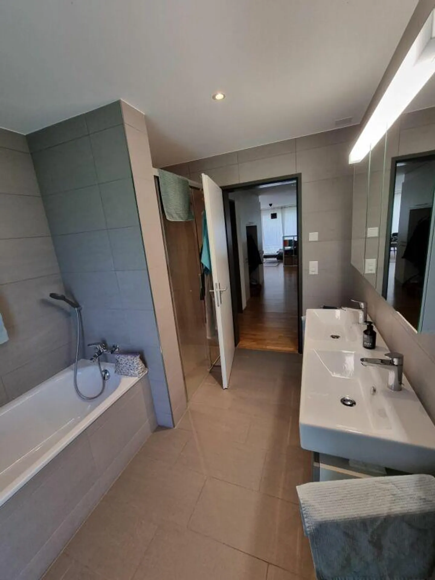 Appartamento moderno e luminoso di 3,5 stanze - Foto 6 di 9